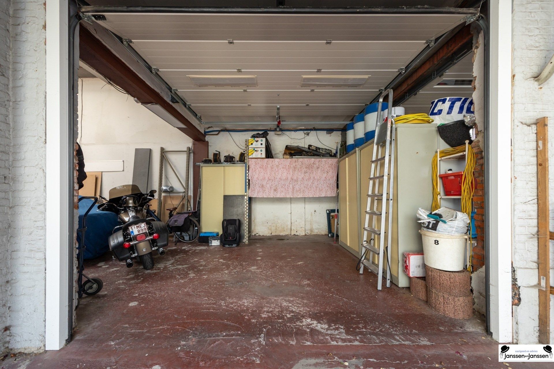 Dubbele garage met magazijn op een centrale locatie in Merksem foto 5