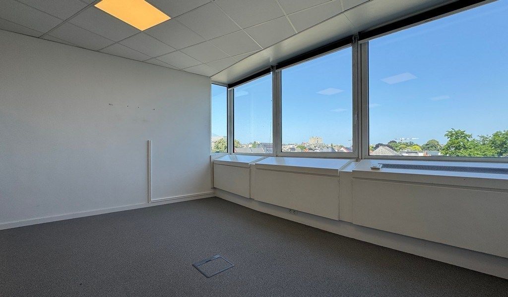 Commerciële kantoorruimte te huur in Antwerp Gate I te Berchem foto 14