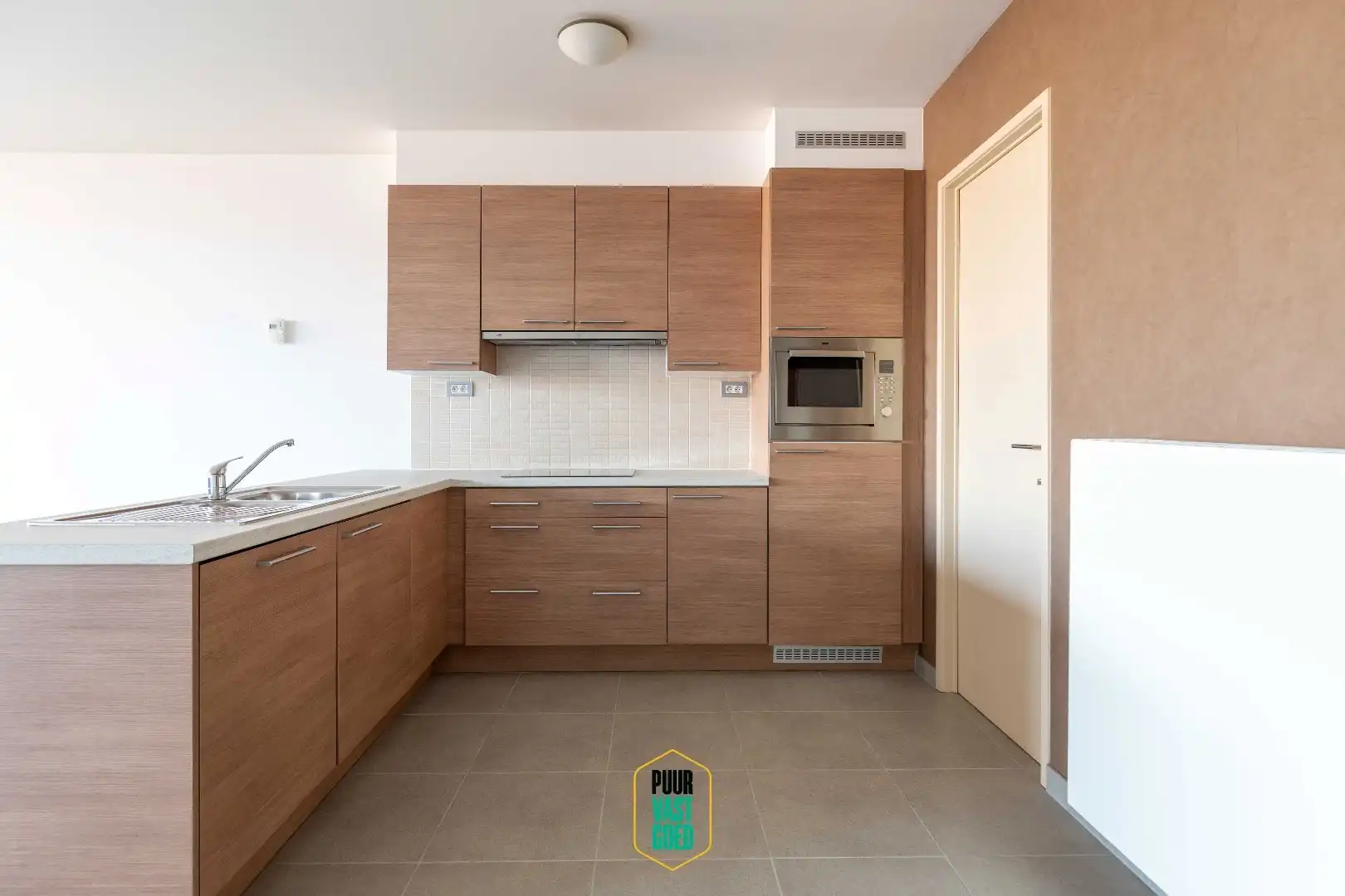 Recent, instapklaar, 2 slpk appartement in gegeerde buurt. foto 8