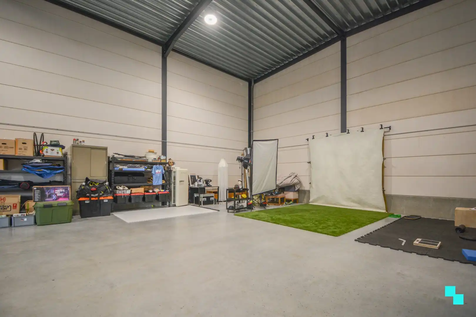 Recente KMO-unit (150m²) met 2 parkeerplaatsen - Izegem foto 5