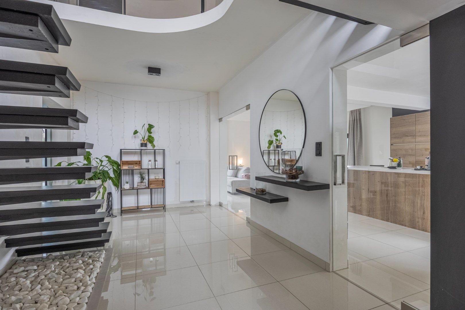 Vernieuwde woning met 319 m² woonplezier in het rustige Nerem foto 4
