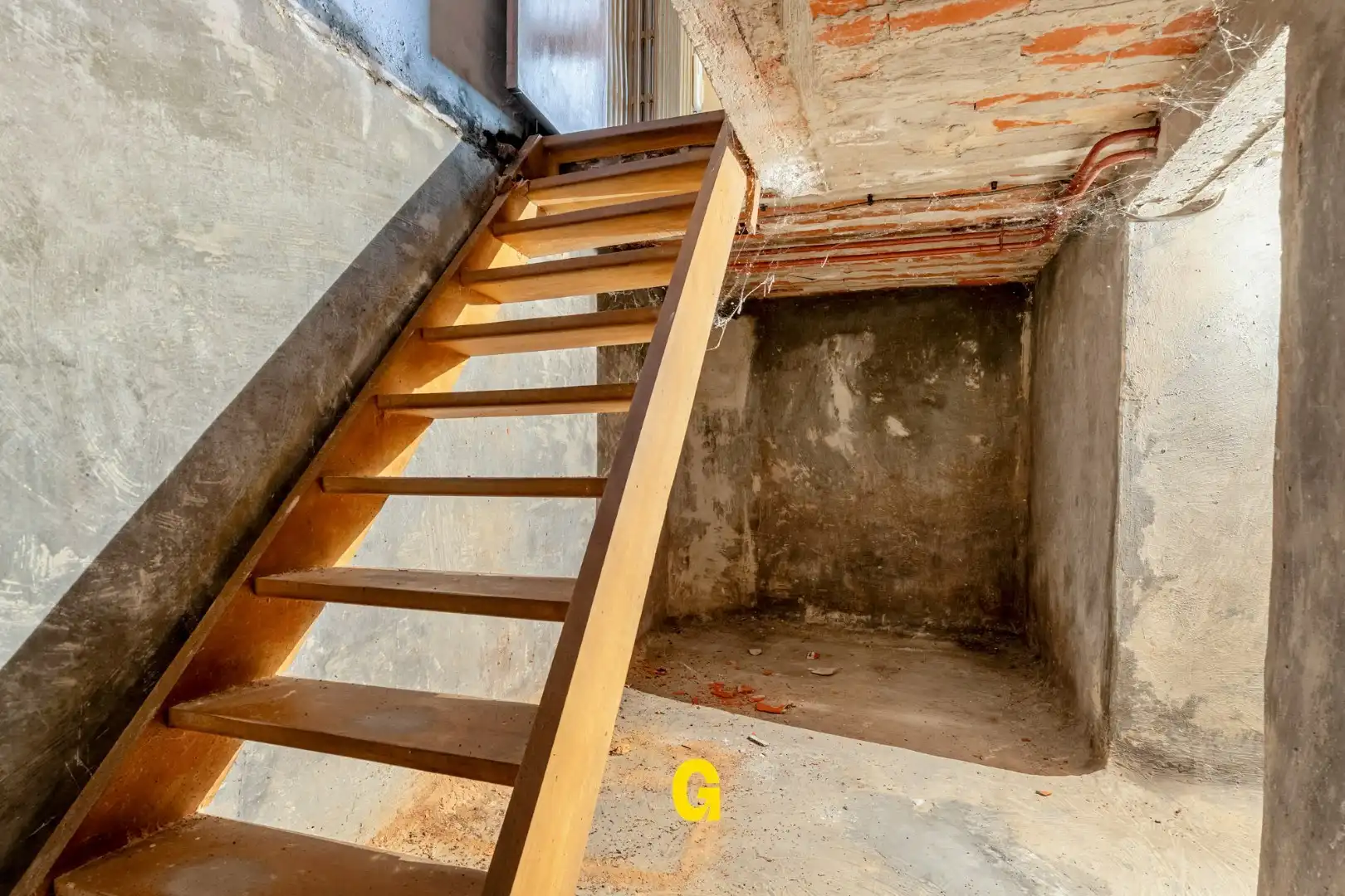 Te renoveren woning met 3 slaapkamers, inpandige garage en tuin foto 29