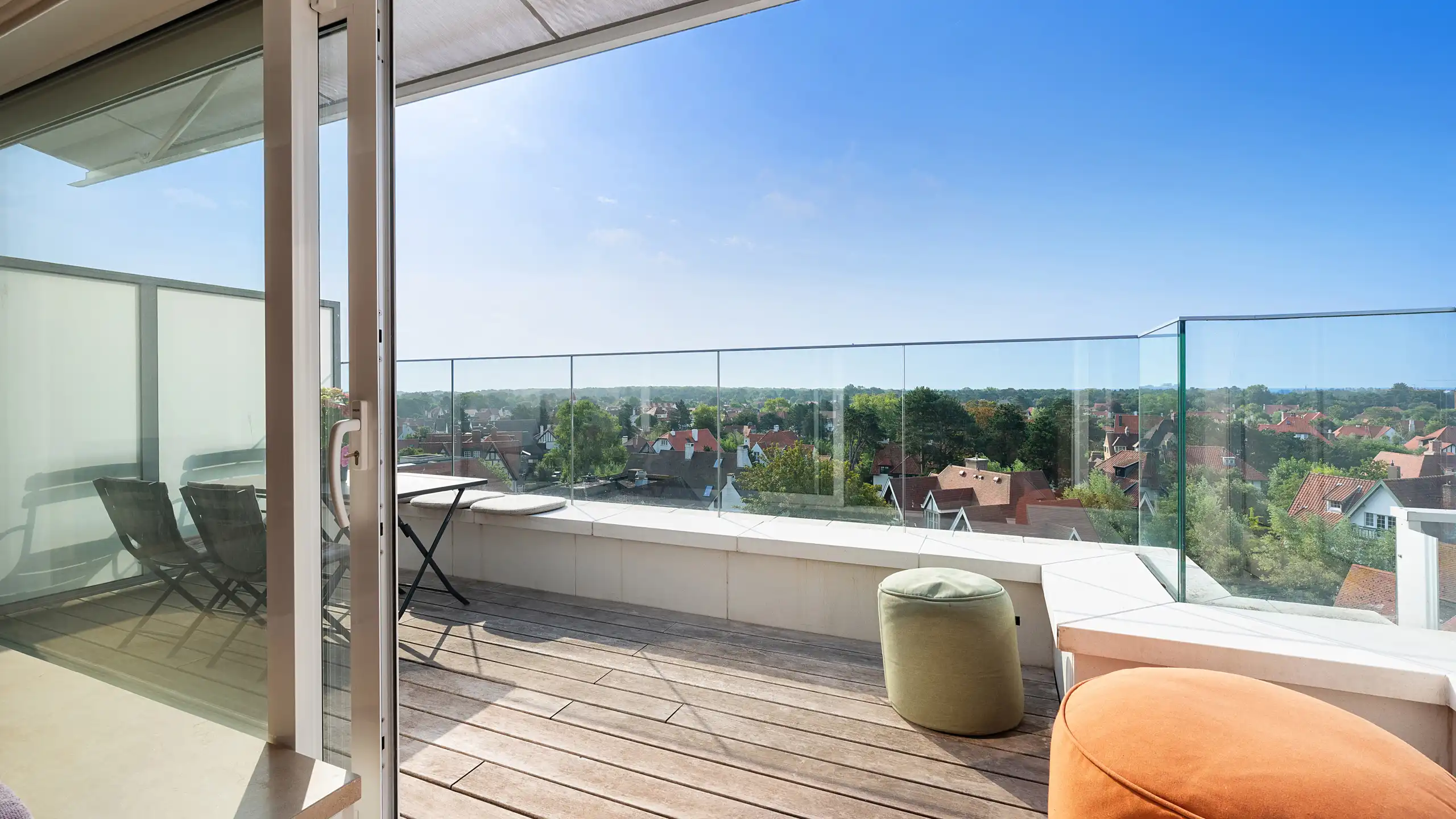 Ruim appartement 3 slpk met zonnig terras te Zoute[Kustlaan] foto 4