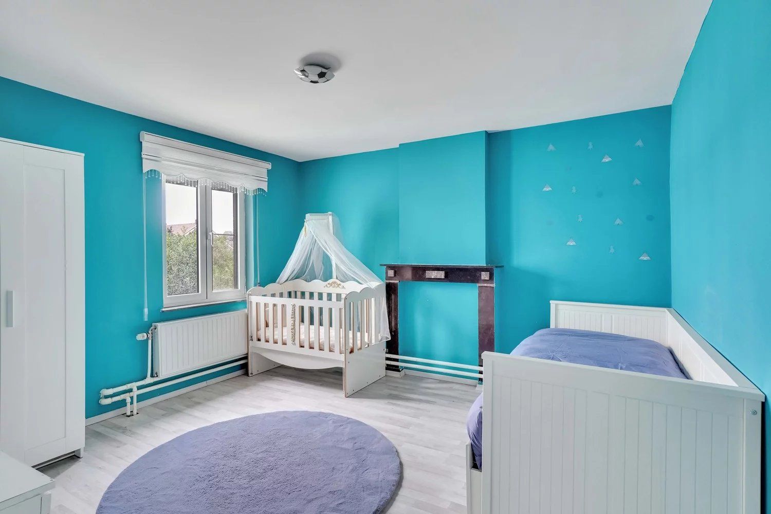 Gerenoveerde gezinswoning met vier slaapkamers foto 11