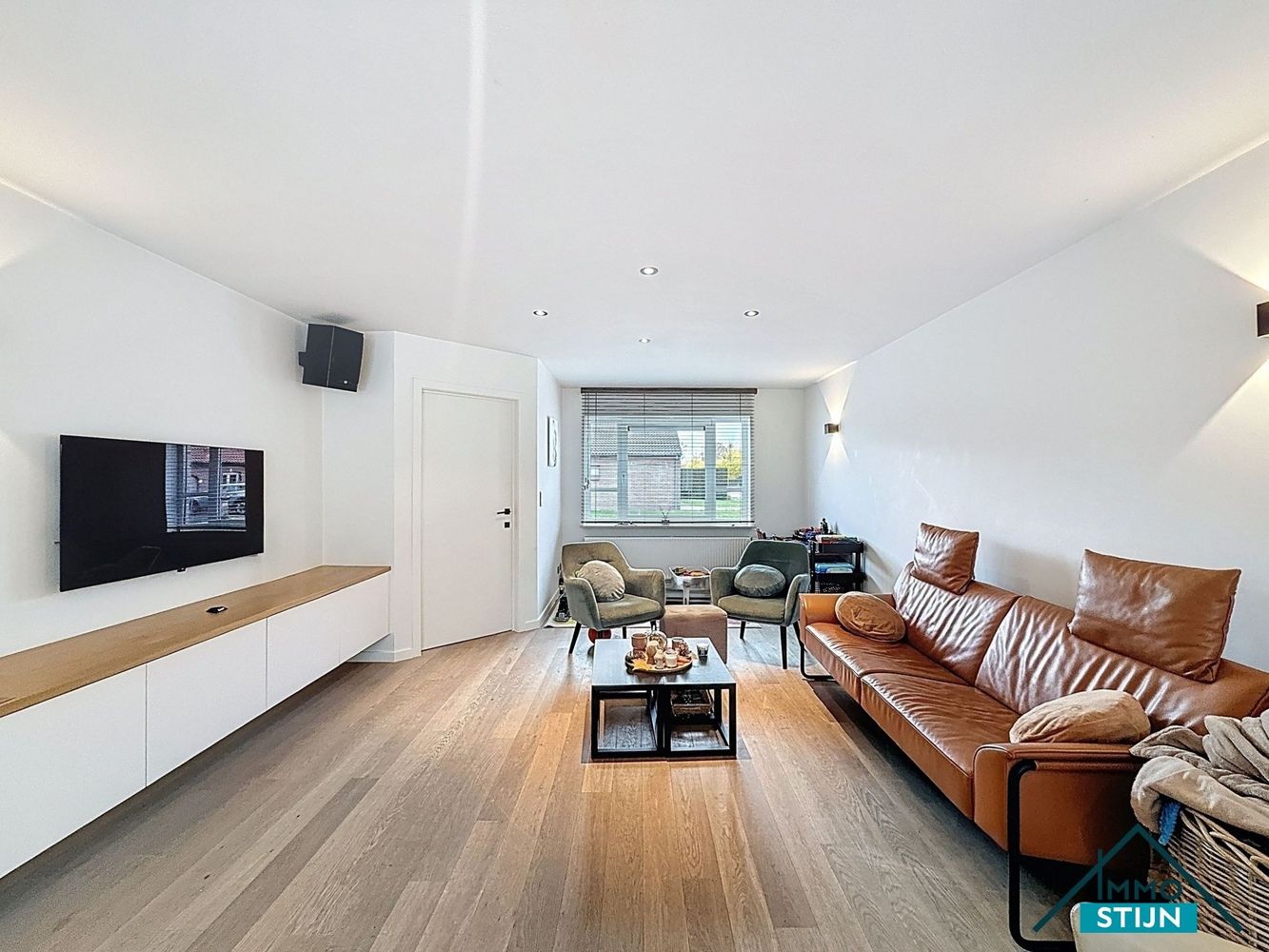 Gezinswoning met 4 slaapkamers in rustige doodlopende straat foto 4