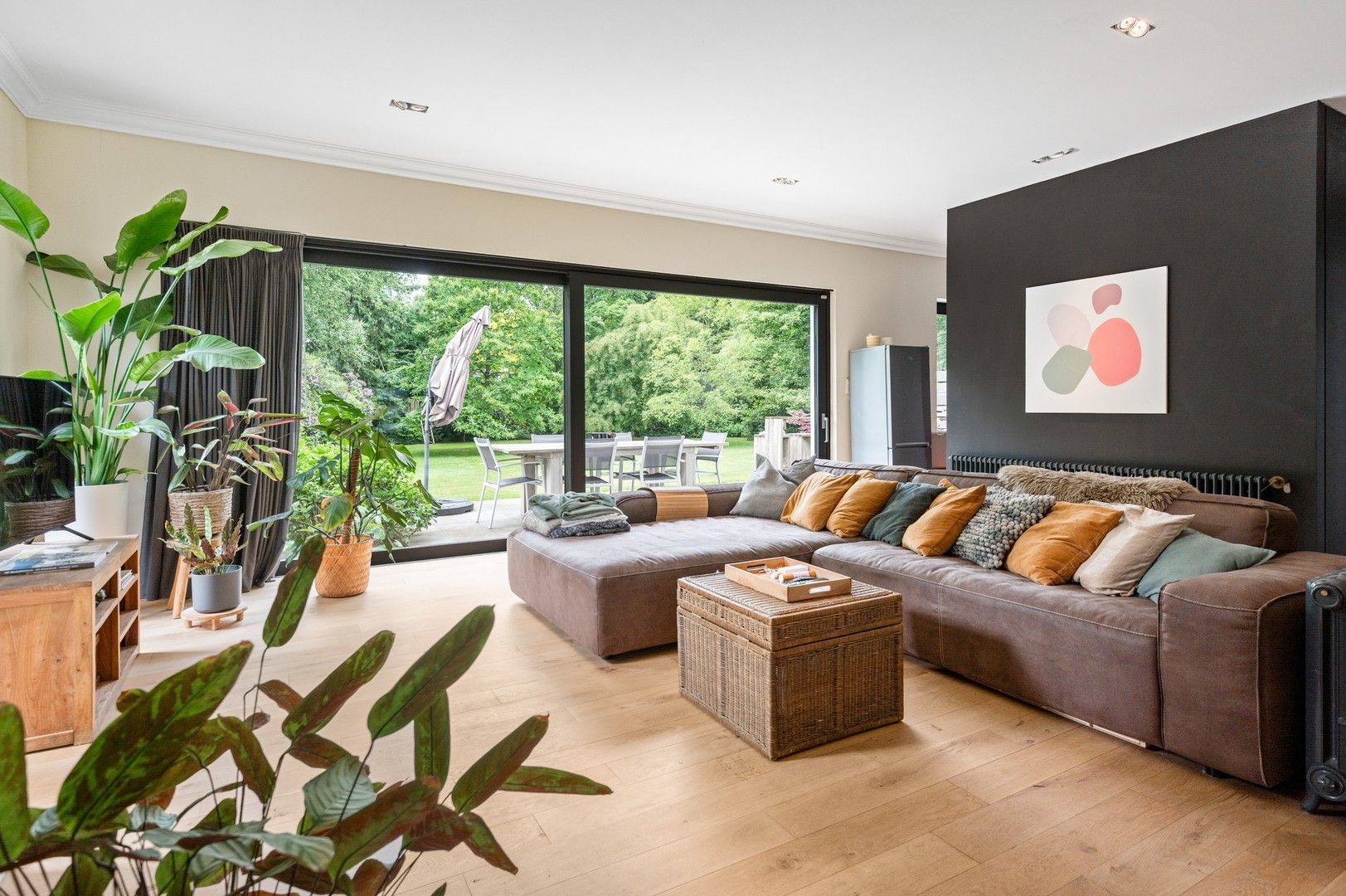 Vrijstaande woning met 5 slaapkamers en grote zonnige tuin foto 4