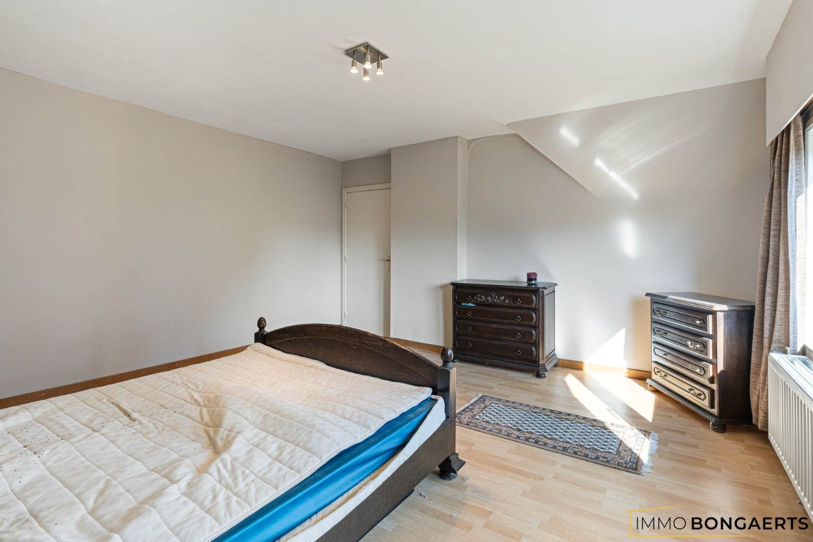 Rustig gelegen woning op een groot perceel foto 23
