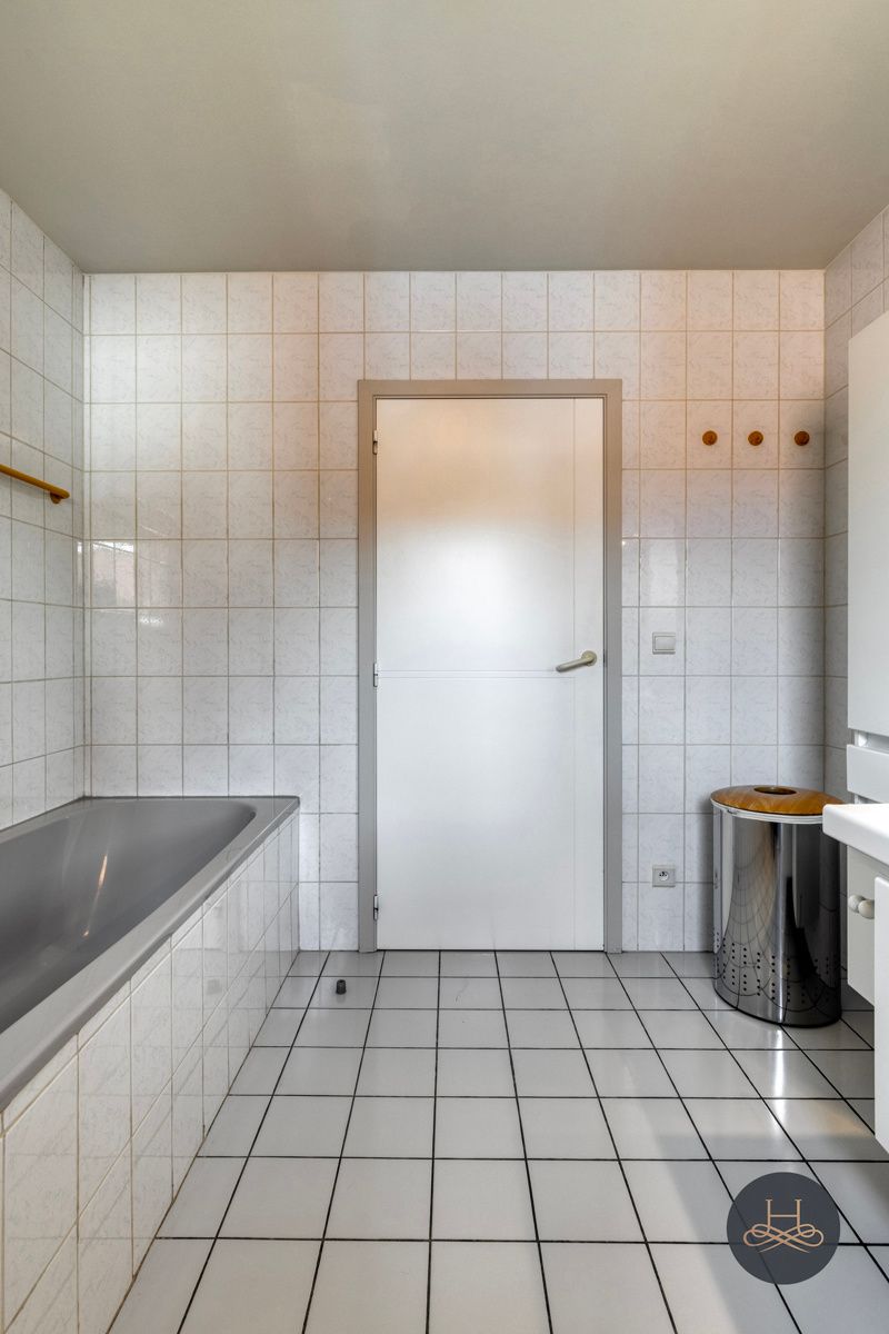 Ruime gezinswoning met ruime tuin en prachtig uitzicht foto 13