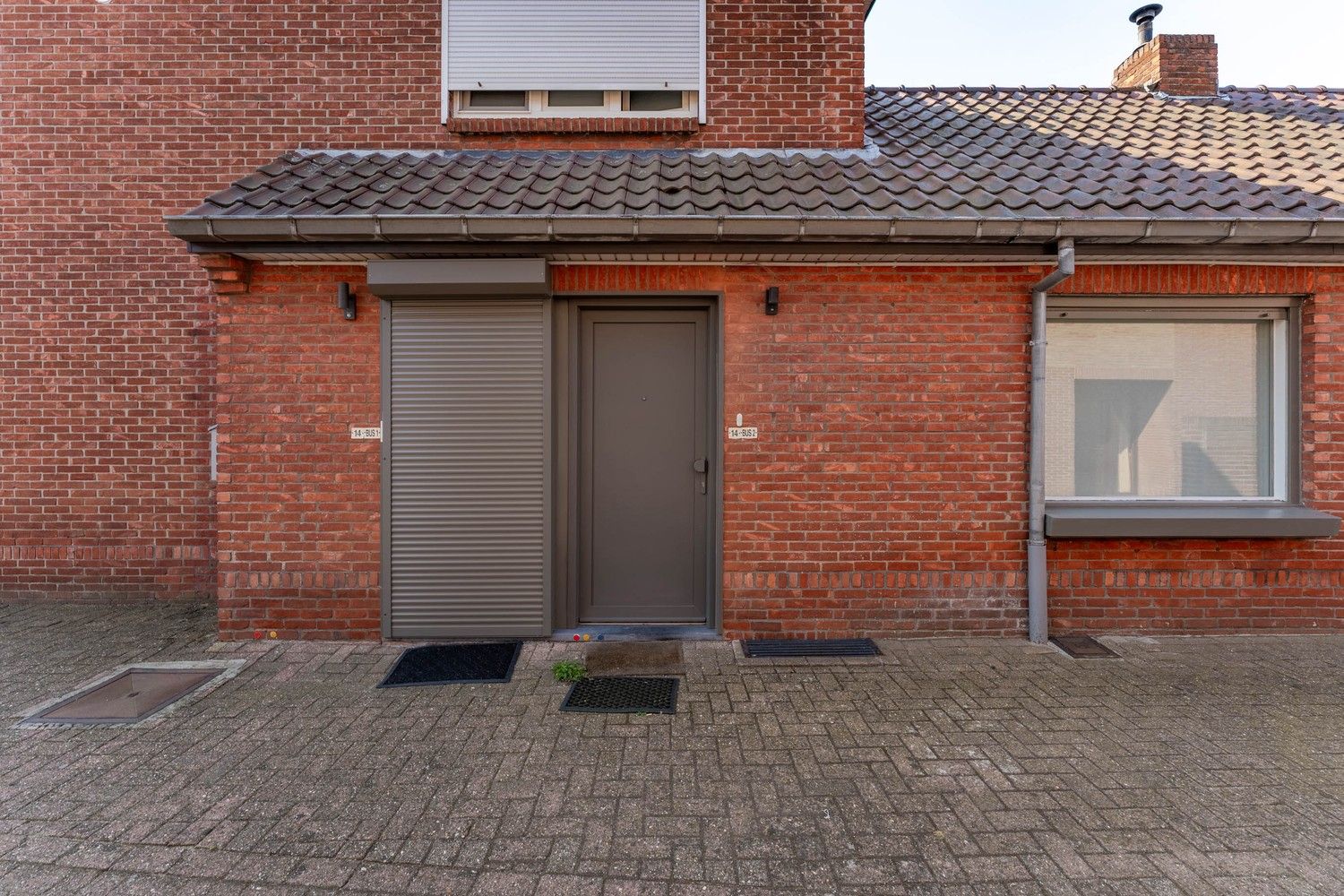 Instapklaar gerenoveerd appartement met terras en garage foto 25