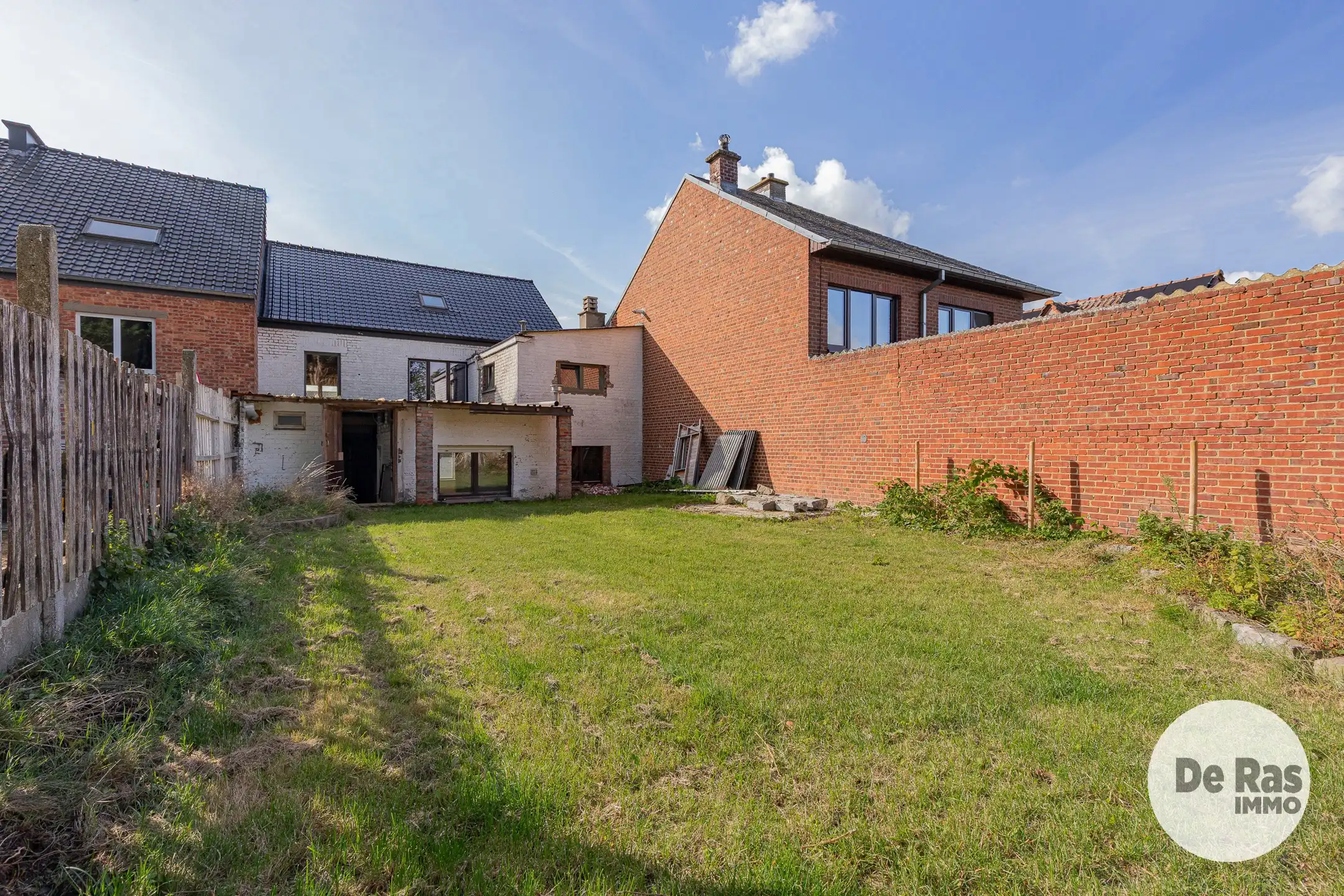 HAALTERT - Verder te renoveren woning met 4 kamers en tuin foto 19
