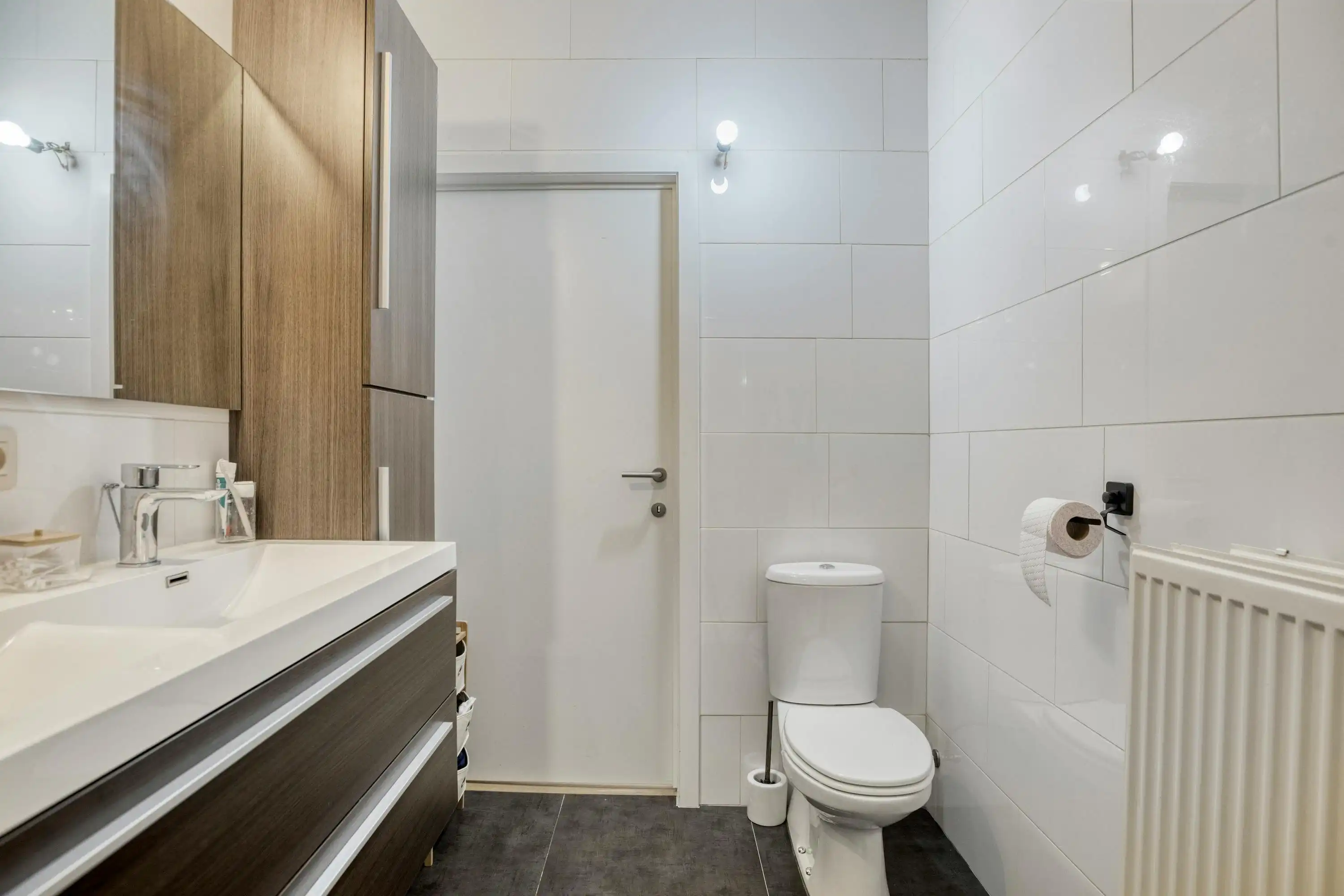 Instapklaar huis met 4 slaapkamers en koer te koop in Brugge foto 8