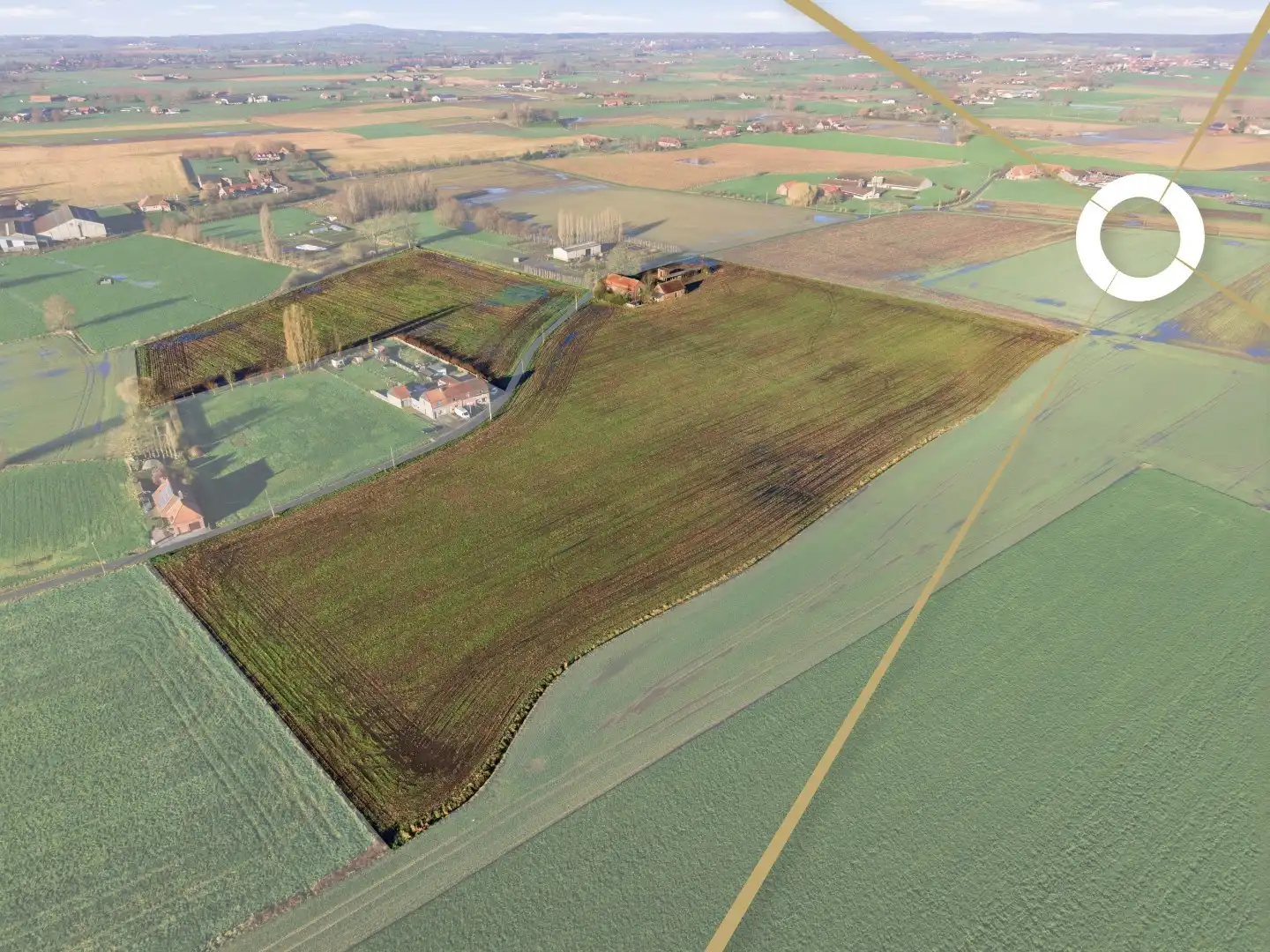 Exclusieve projectgrond met panoramisch uitzicht over het landschap foto {{pictureIndex}}