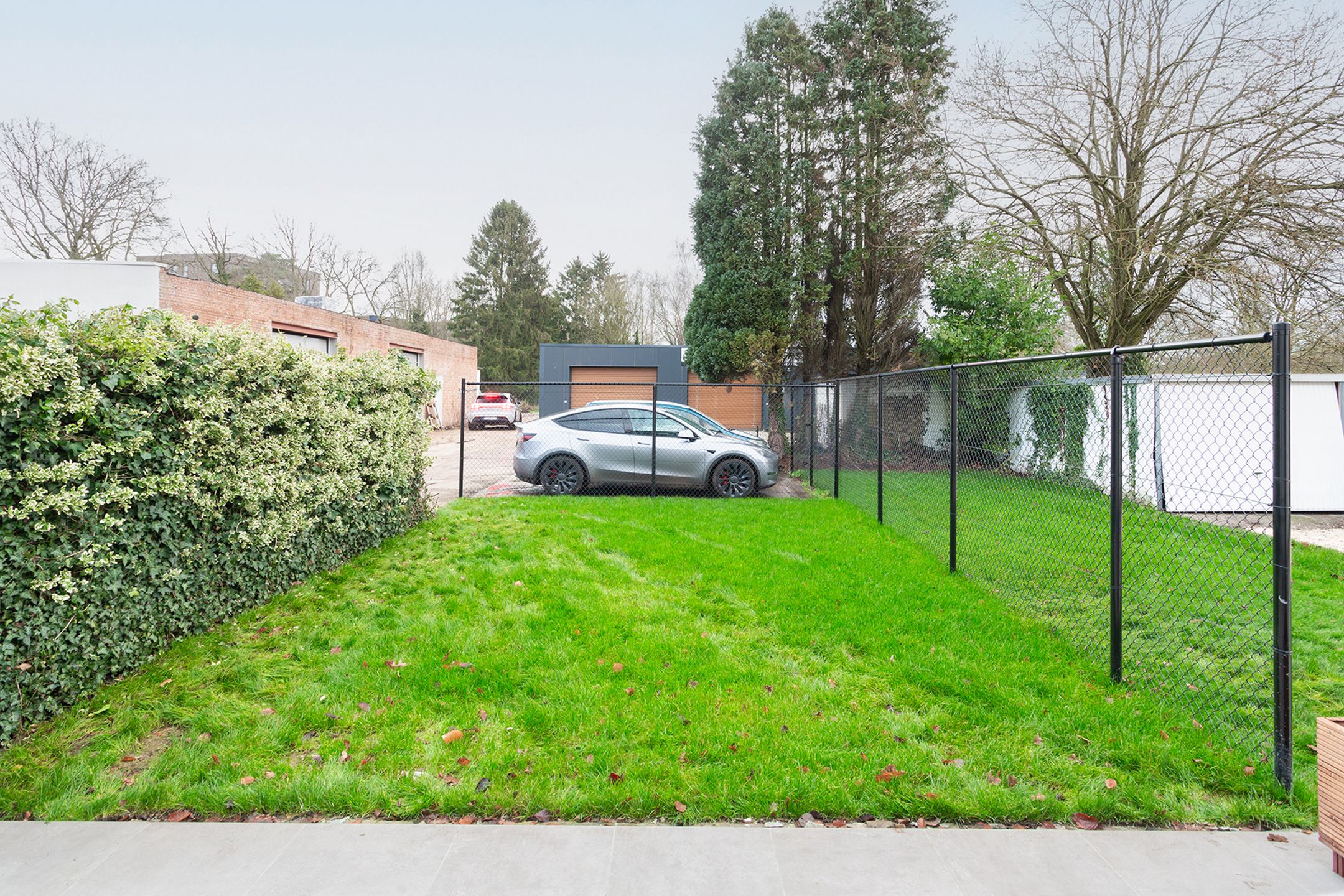 Gerenoveerd gelijkvloersappartement met grote tuin foto 14