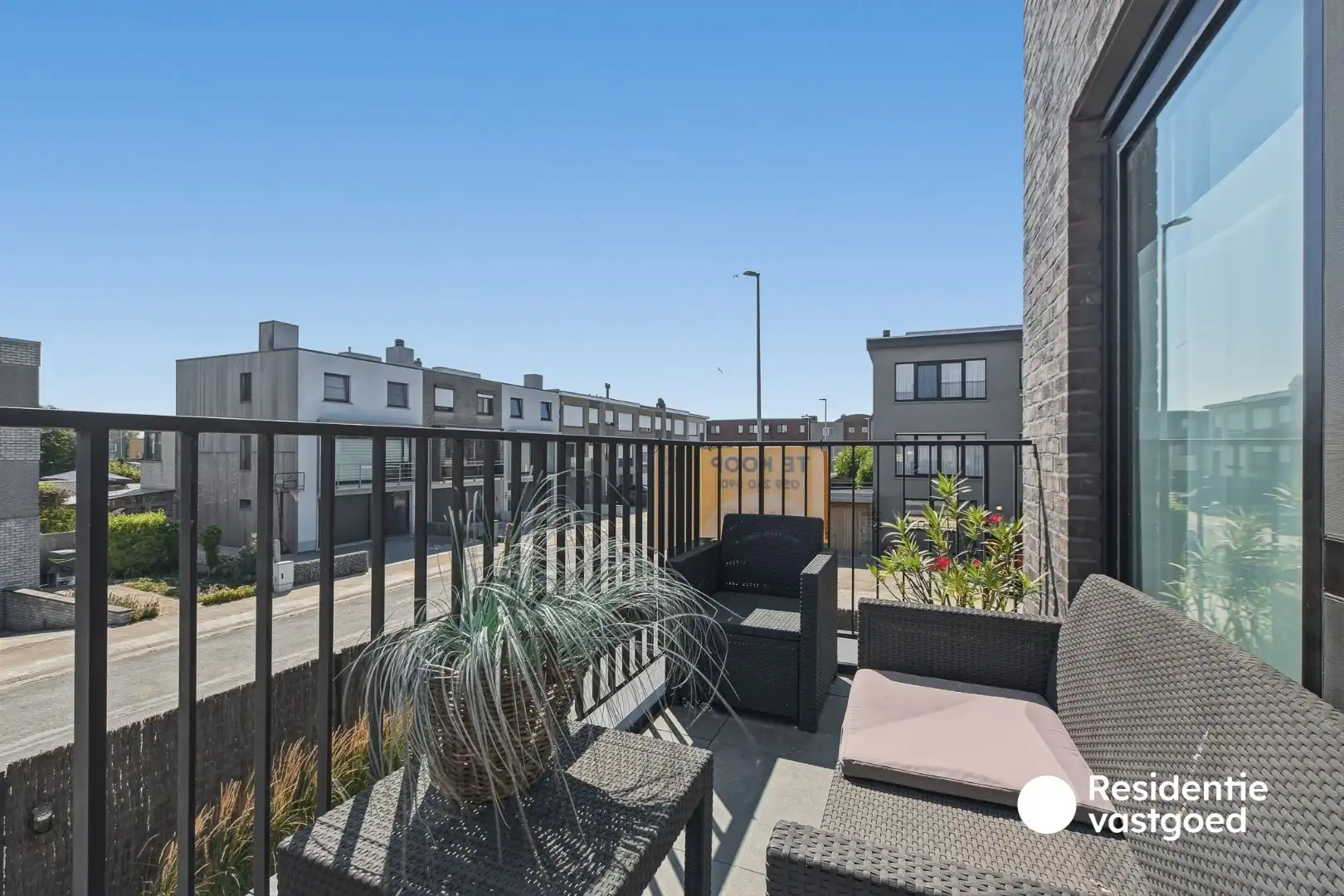 Ruime instapklare woning op topligging foto 12