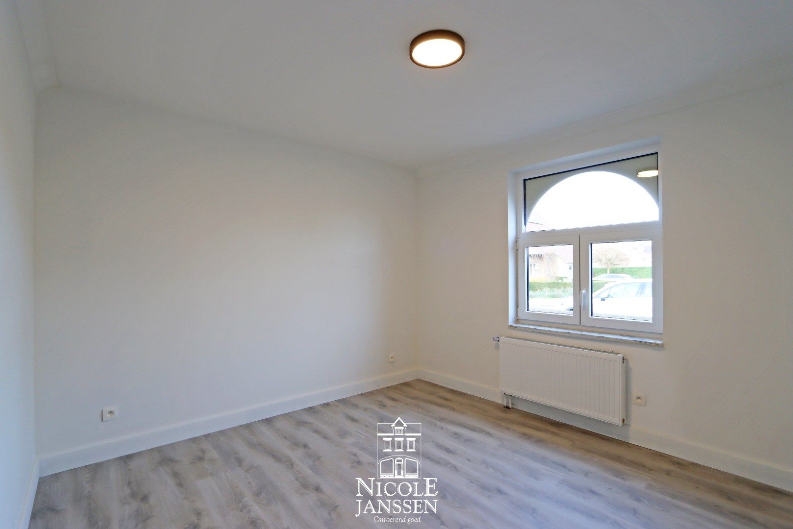 Ruime vrijstaande gezinswoning met 3 slaapkamers, tuintje en garage foto 13