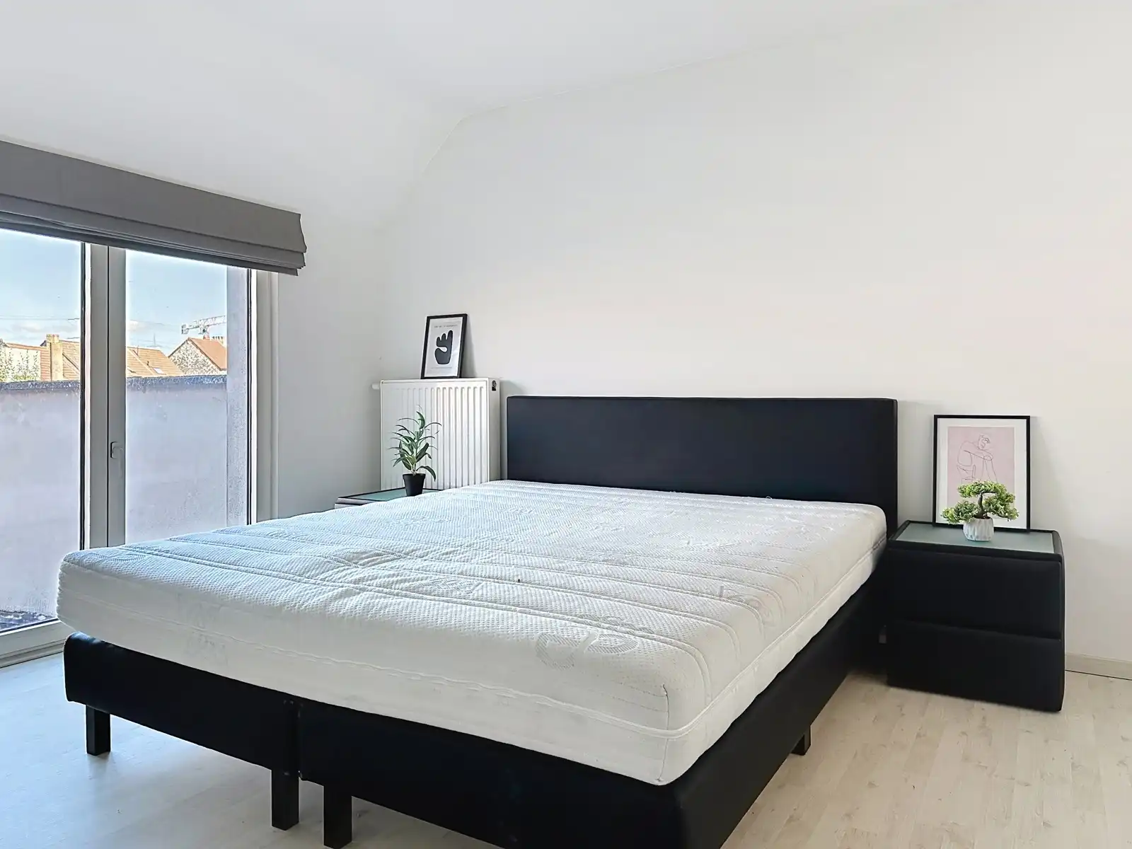 Instapklare, gerenoveerde woning met gezellige koer in hartje Niel! foto 25