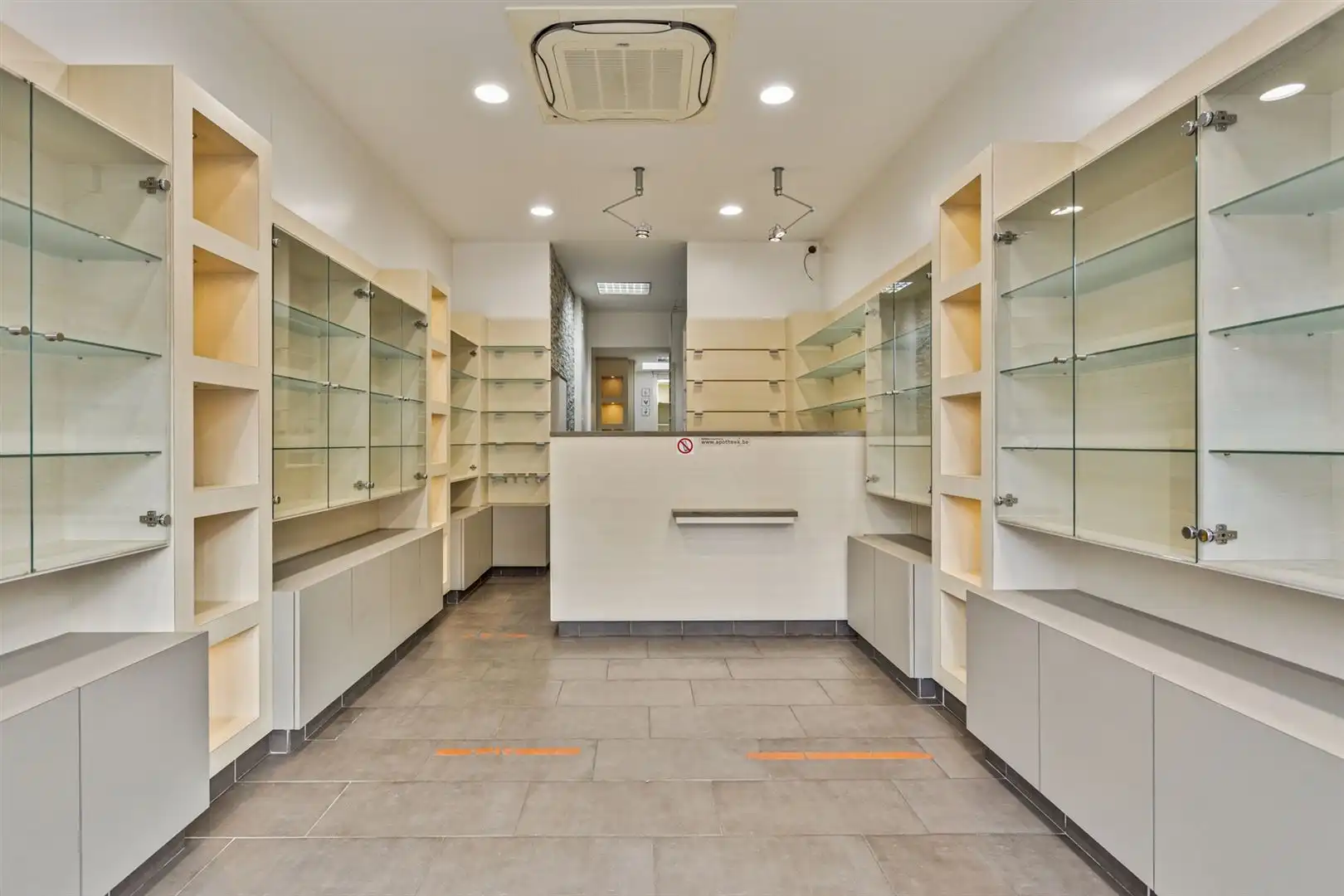 Handelswoning met duplex appartement op TOPLOCATIE foto 11