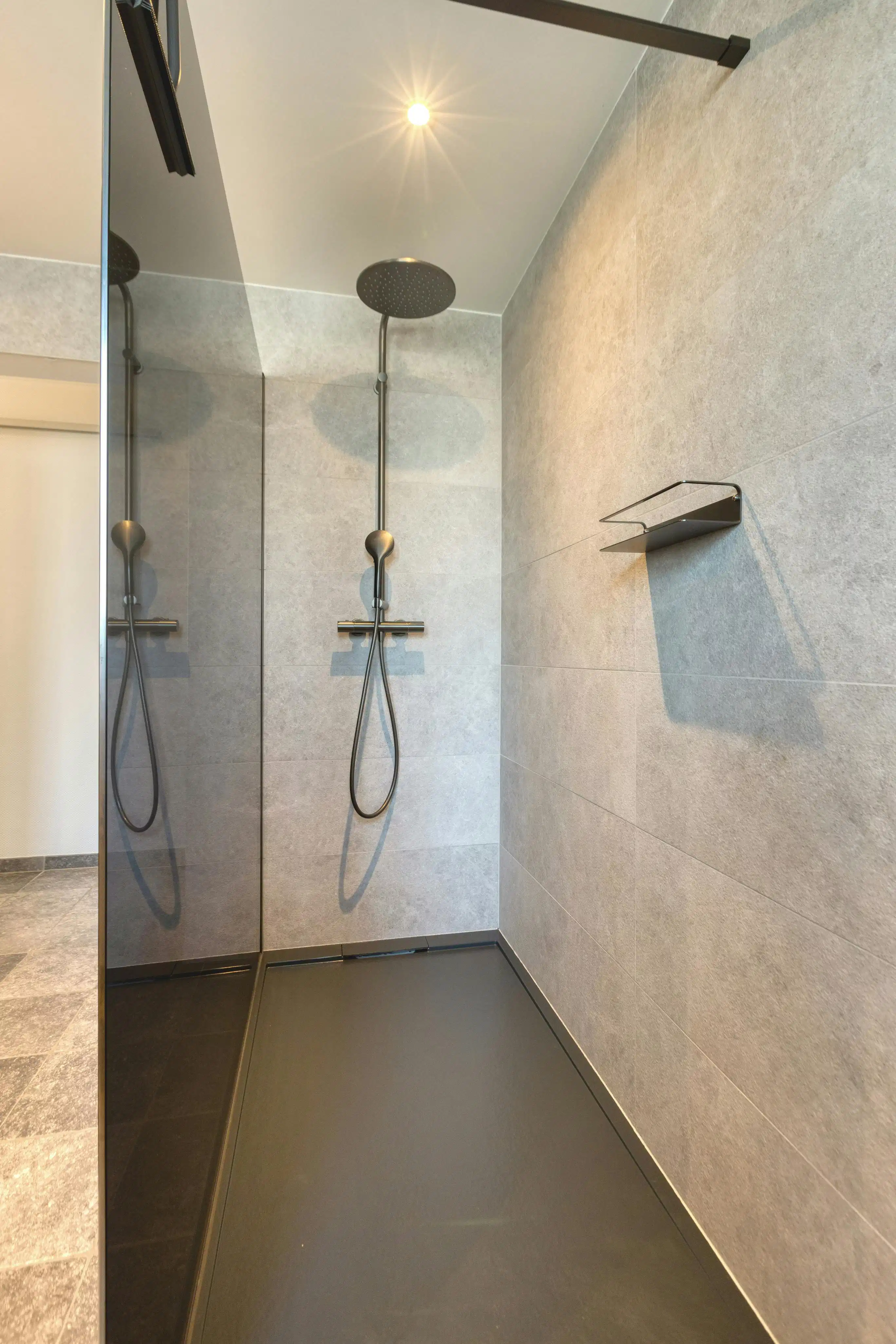 Volledig gerenoveerde energiezuinige woning te koop in Bree foto 11