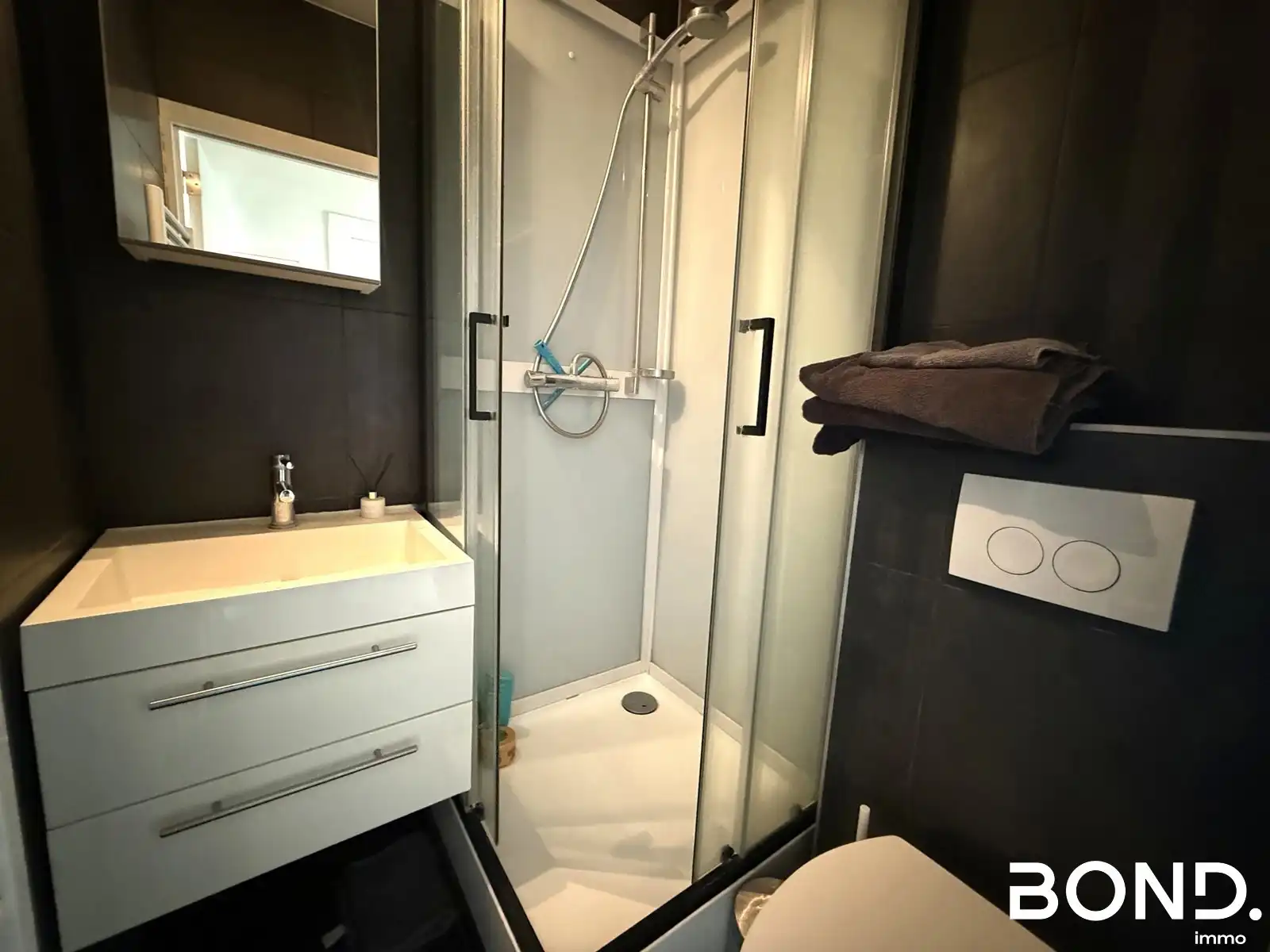 Gerenoveerd appartement met 2 slaapkamers in hartje Leuven foto 6