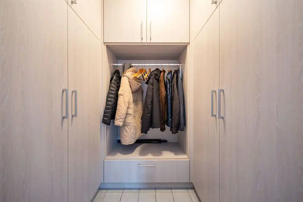 Groot hoekappartement met bijzonder veel lichtinval op de 2e verdieping foto 14