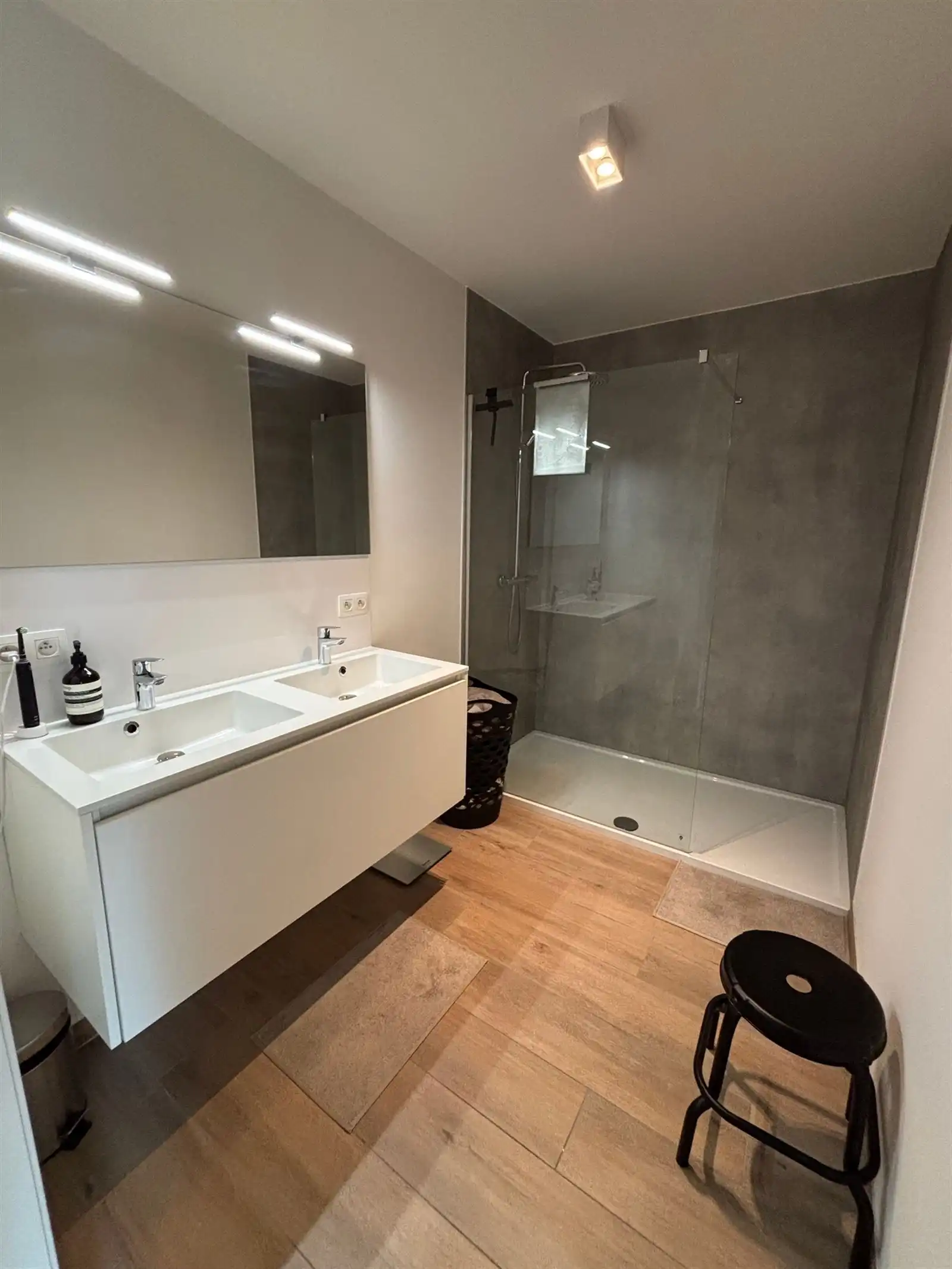 Appartement met 2 slaapkamers en ruim terras foto 12