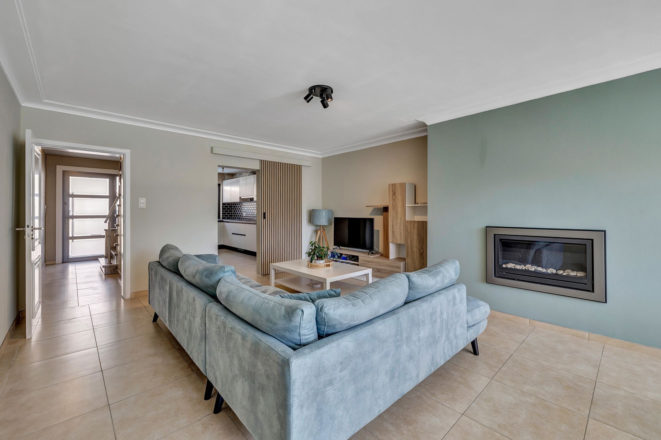 Instapklare woning met ruim terras en 3 slpk te Iddergem foto 4