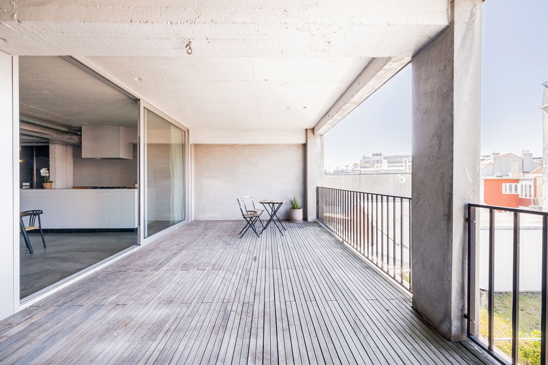 Loft met 2 slaapkamers en mega terras in Zurenborg foto 3