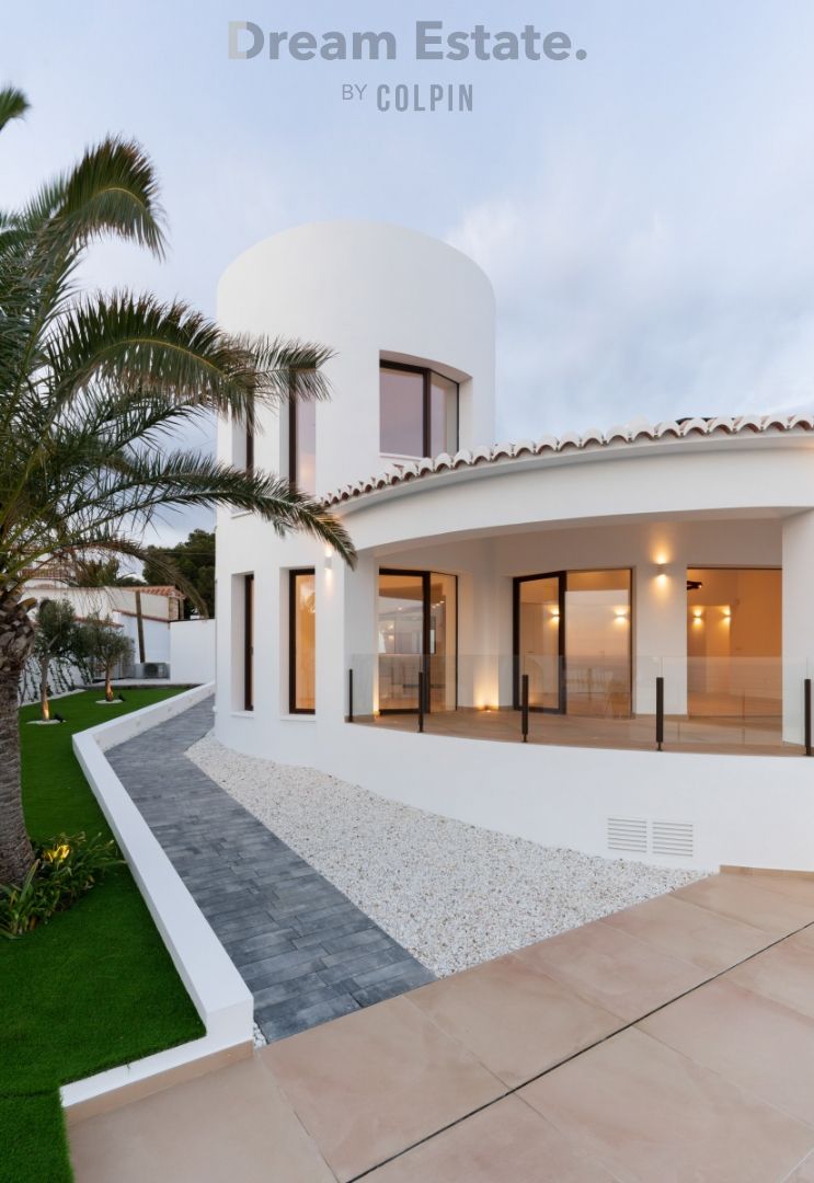 Eerste lijns villa foto 3