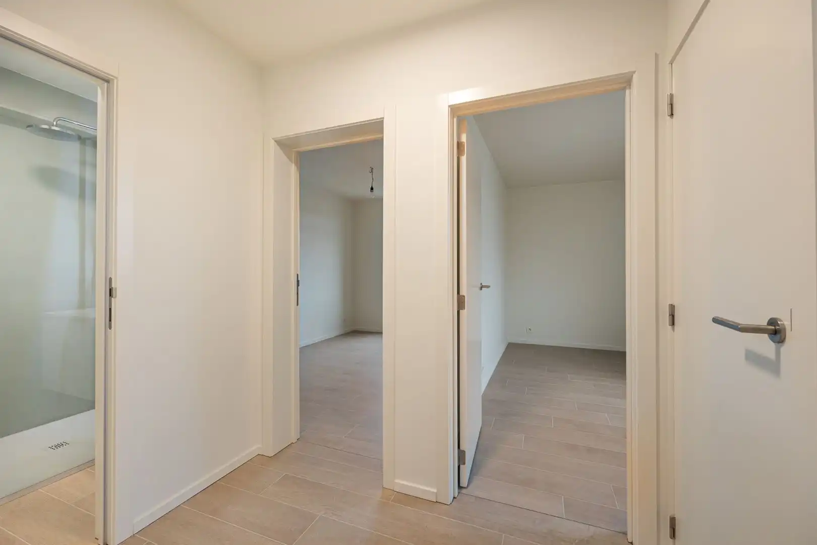 Gerenoveerd en instapklaar appartement met 2 slaapkamers foto 8