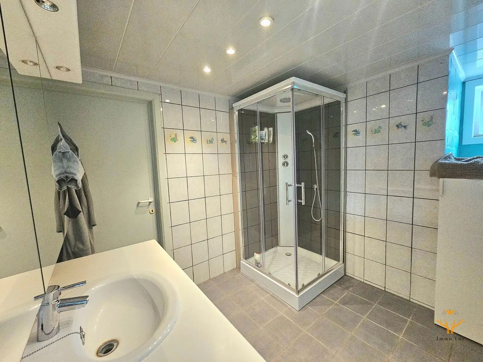 Ruime gezinswoning met tuin en garage te huur foto 10