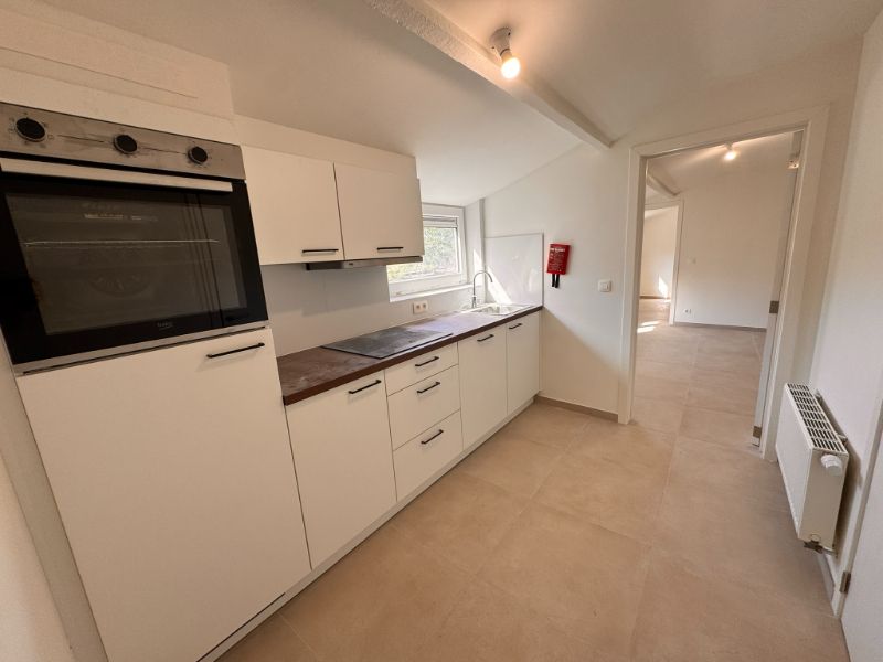 --- NIEUW --- Gerenoveerd 2-slaapkamerappartement nabij UZ! foto {{pictureIndex}}