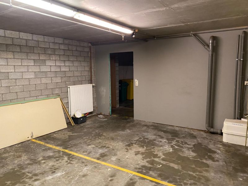 Ruim kantoor of handelsruimte (400m² kan nog opgesplitst worden) nabij centrum Geel. Extra parkeergelegenheid mogelijk. foto 31