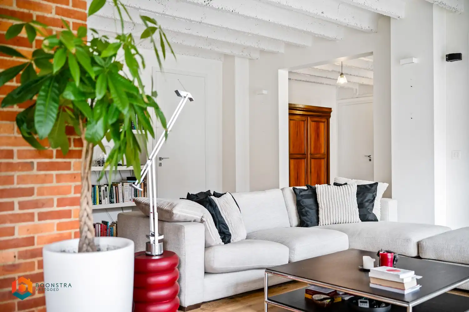 Exclusieve gelijkvloerse loft met 2 slpkrs, terras en staanplaats foto 19