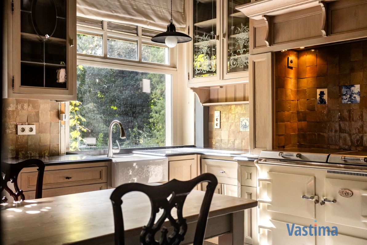 Karaktervolle villa met authentieke charme in een groene setting foto 14