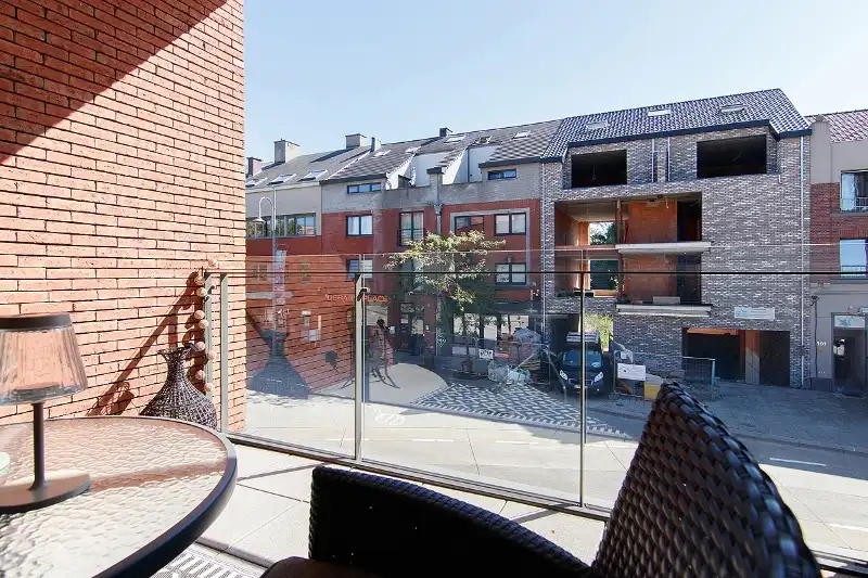 Luxueus ingericht appartement met 2 slaapkamers in de gezelligste straat van Genk foto 15