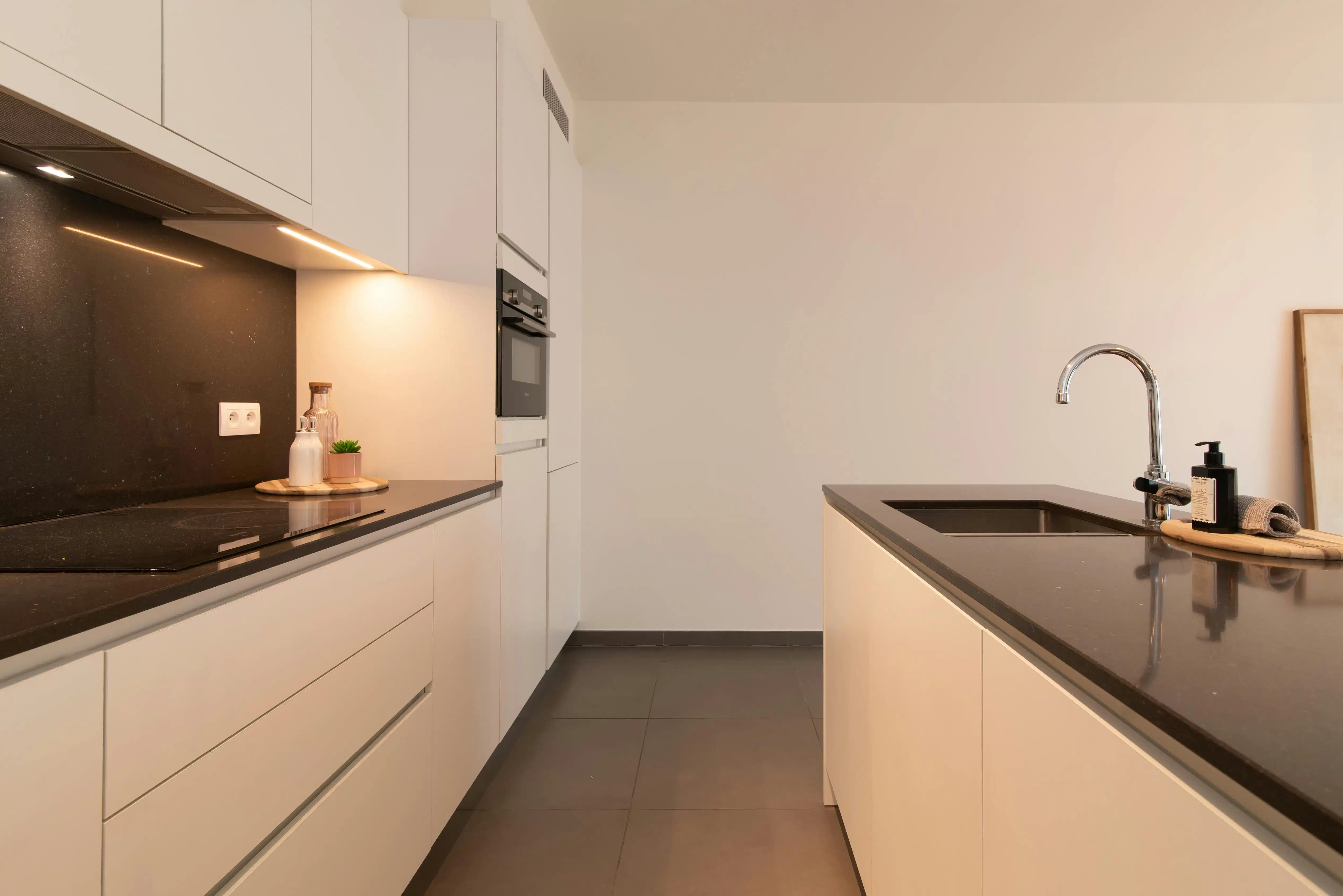 Prachtig afgewerkt 2 slaapkamer appartement te Oostende  foto 7