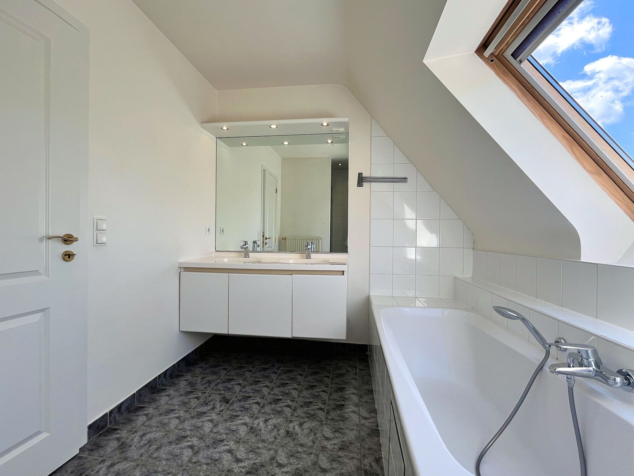 Recente koppelvilla gelegen in het mooie Ramskapelle  foto 19