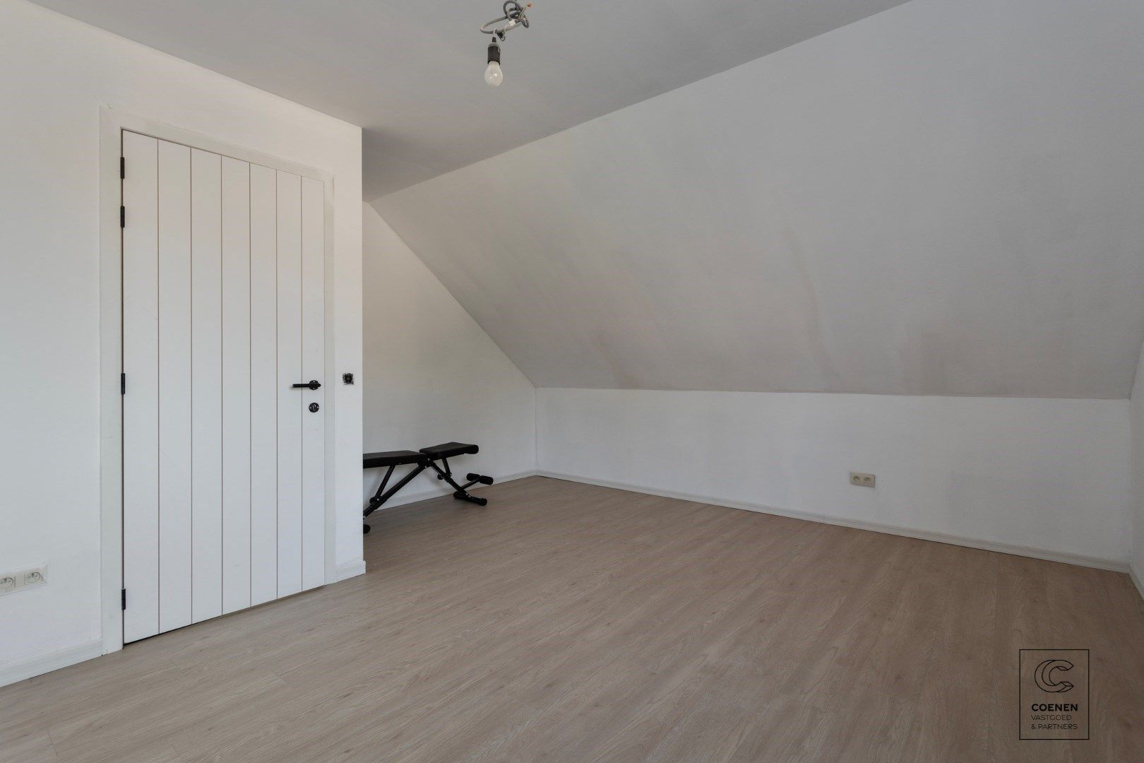 Prachtige villa met bew. opp. van 258m², 5 slpk's en dat op een uiterst rustige locatie te Brecht! foto 11