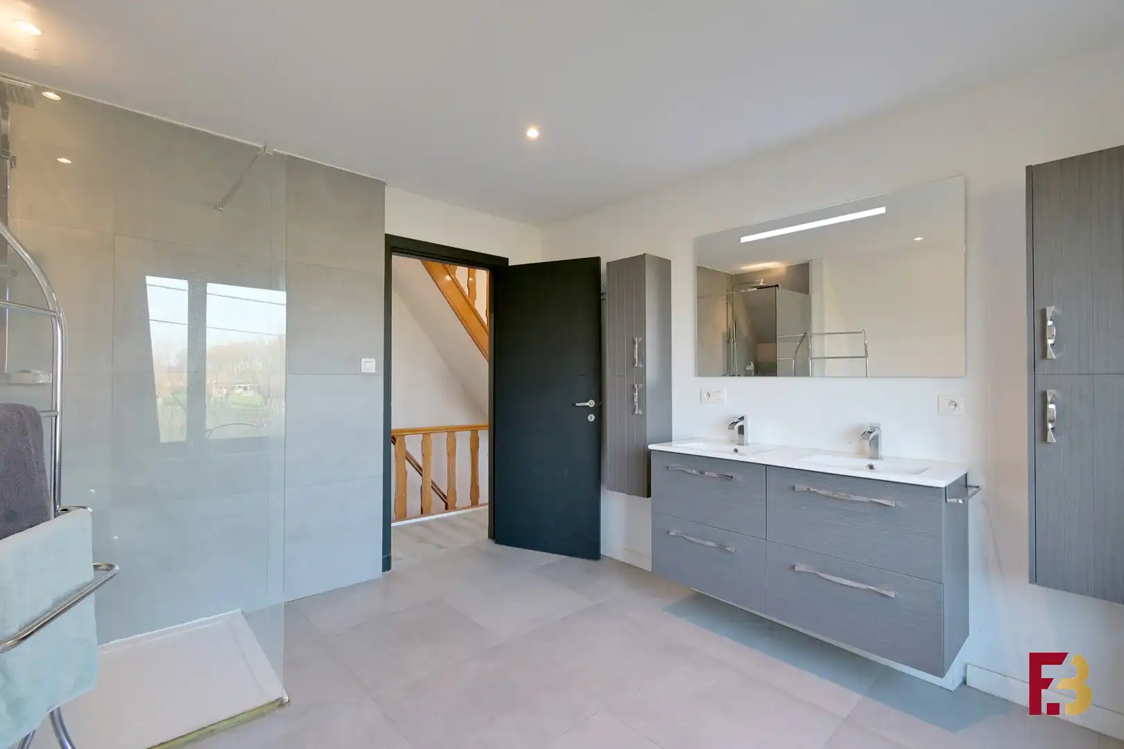 Woning met stallen op circa 1,9ha in het groene Lokeren foto 12