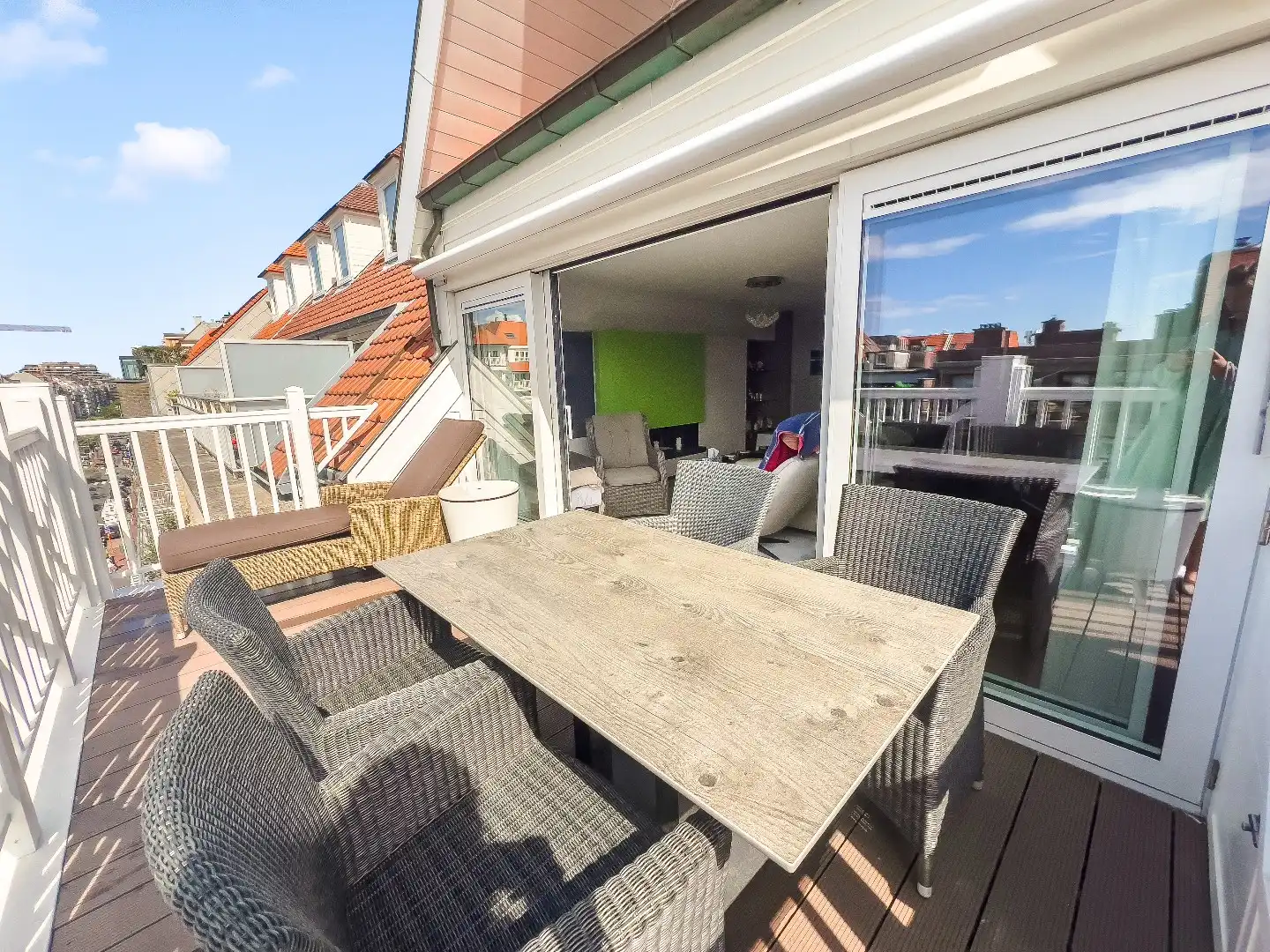 Ruim duplexappartement op de Lippenslaan in centrum Knokke.  foto 16