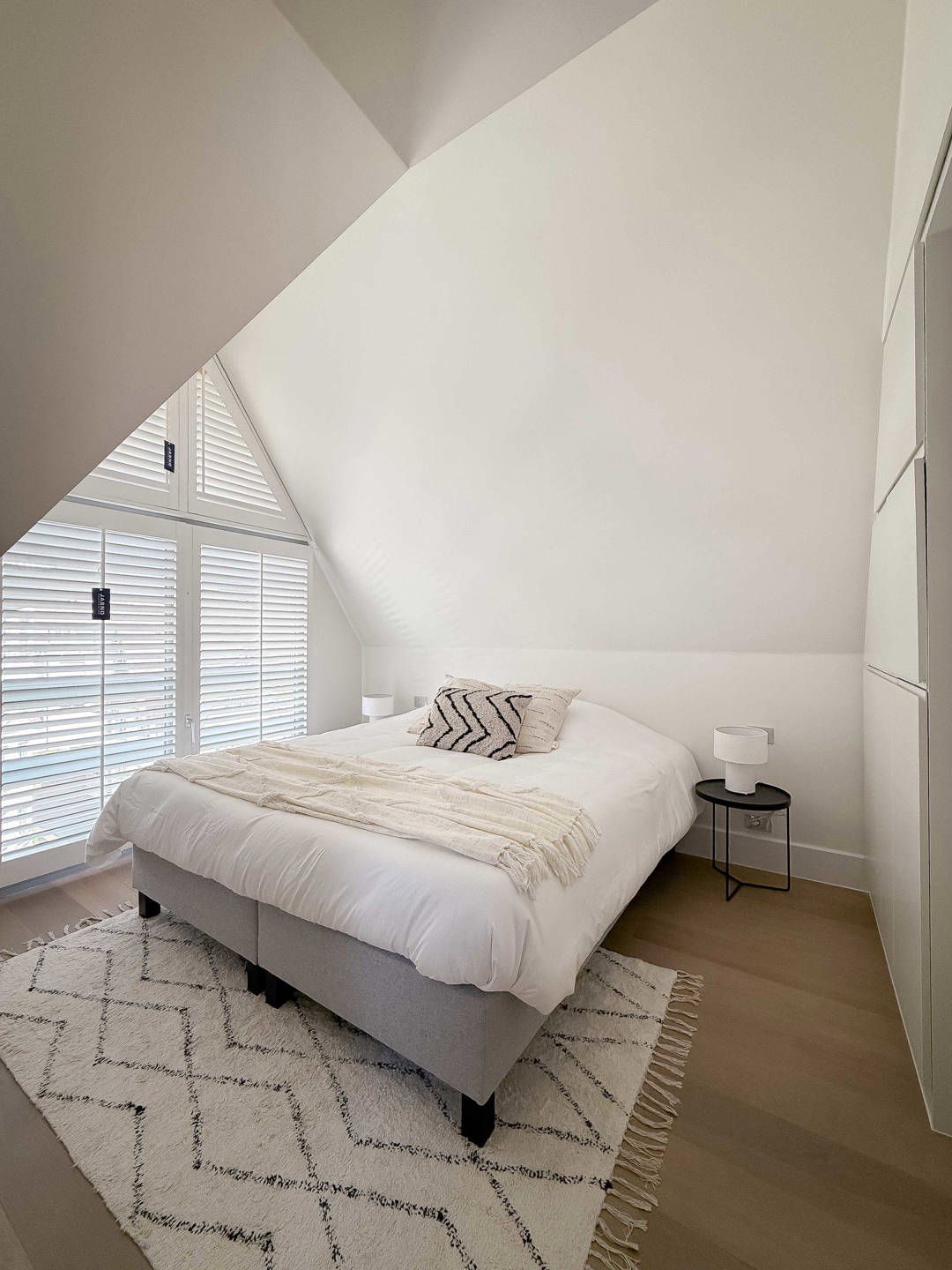 Unieke villa, bestaande uit twee zelfstandige woonentiteiten foto 28
