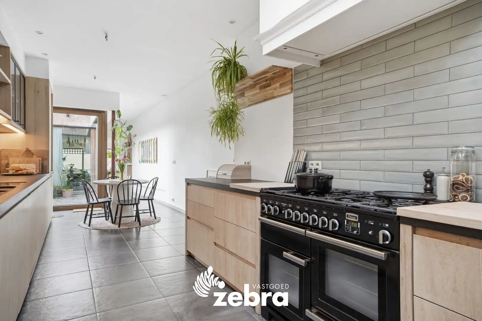 Instapklare, ruime gezinswoning met 4 slaapkamers, tuin en hoogwaardige afwerking in het hart van Alveringem! foto 8