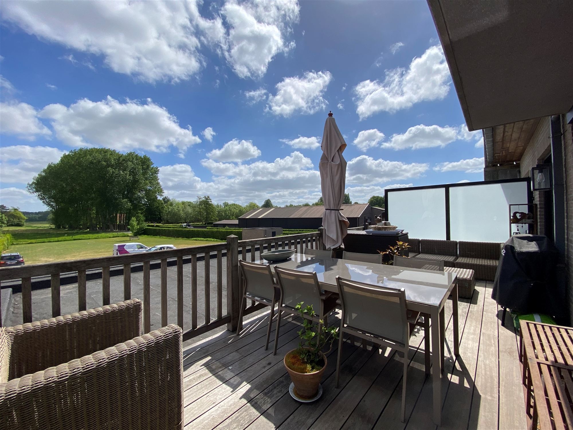 Mooi afgewerkt 2-slpk appartement te Kaprijke met 2 terrassen en ondergrondse staanplaats en berging foto 10