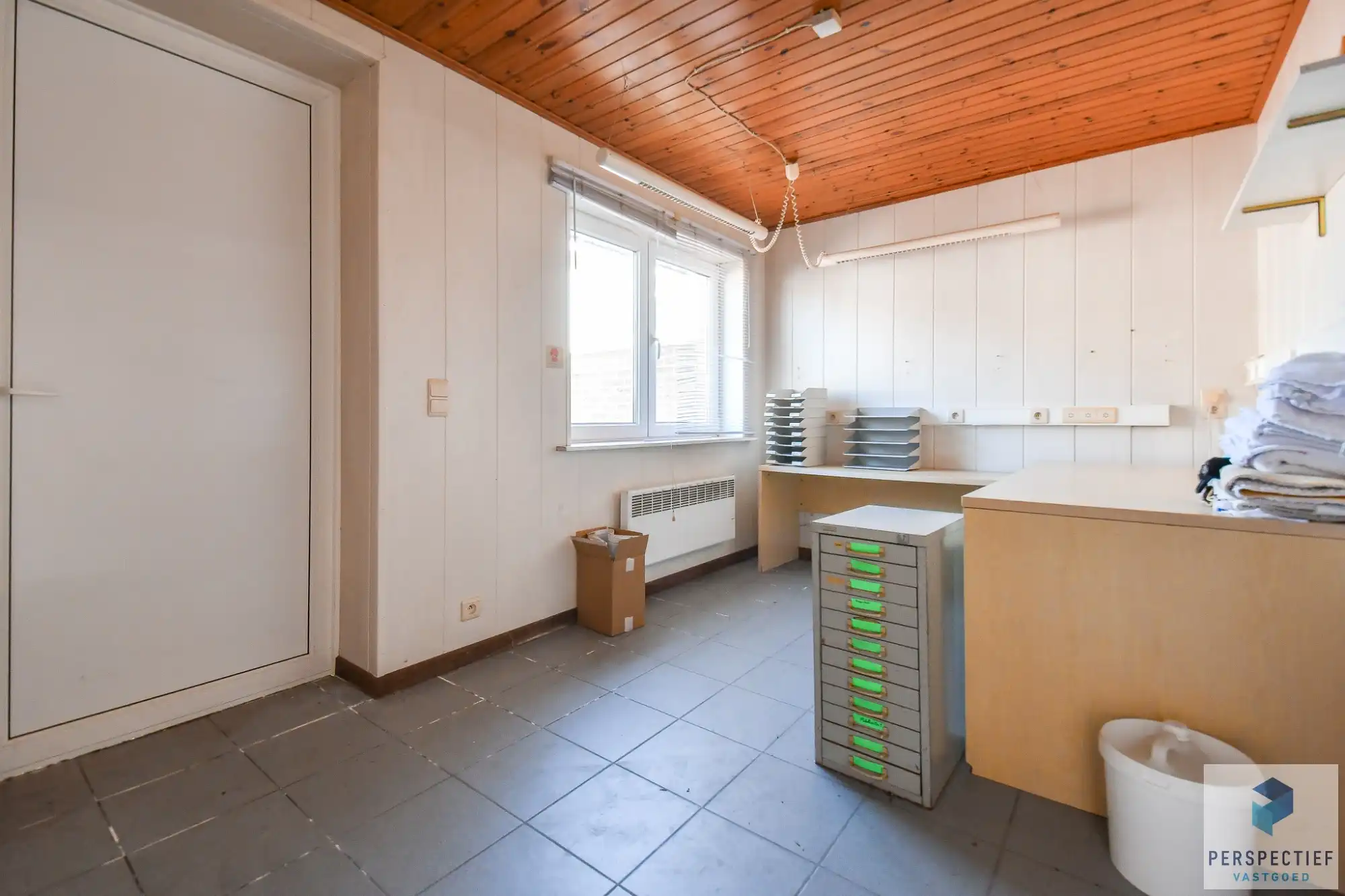 Unieke villa met dubbele garage en opslagplaats/ loods in rustige omgeving foto 19