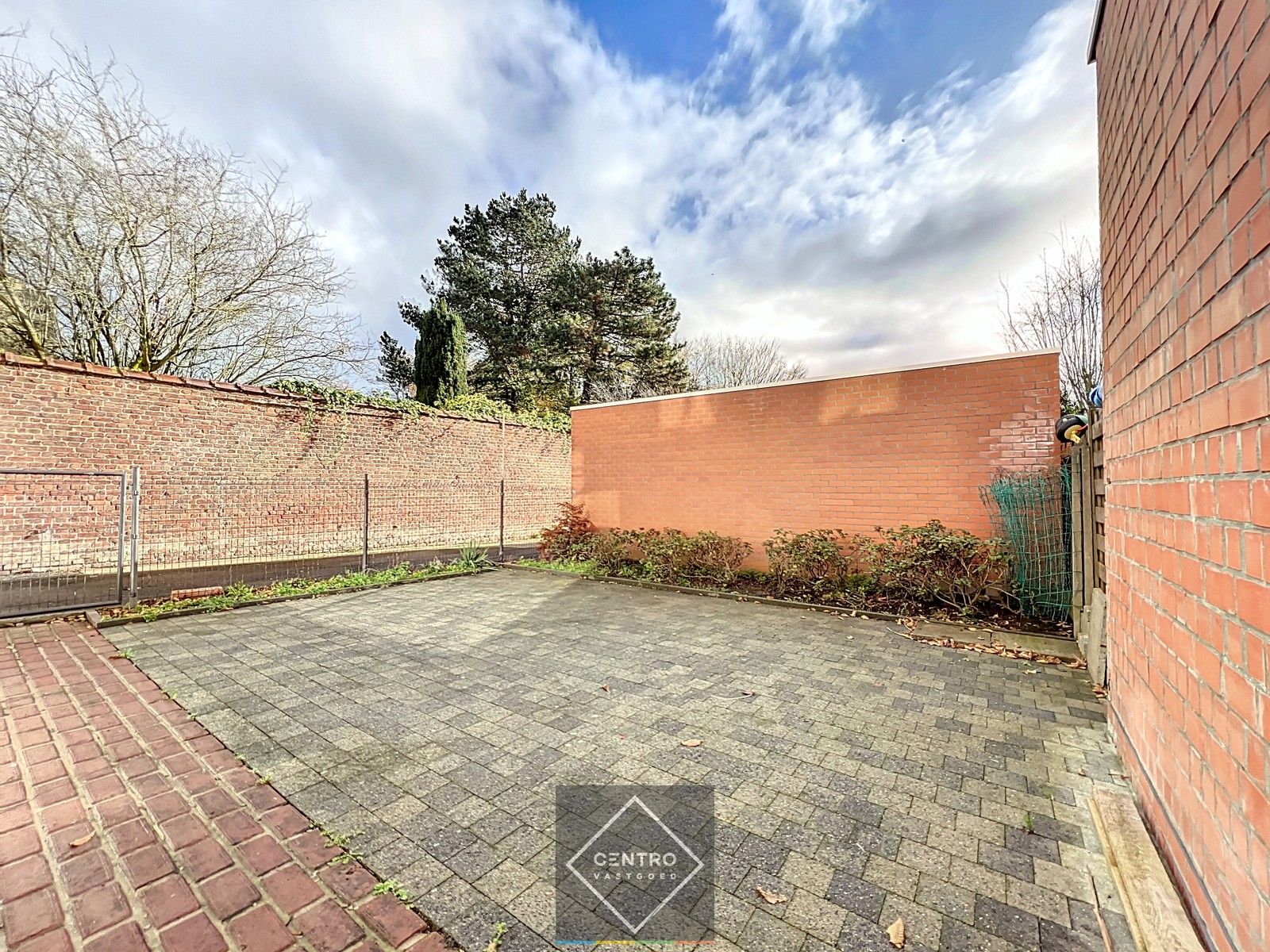 Betaalbaar app. (85m²) met 2 slpks, kelderberging en TERRAS van 50m² ! foto 9