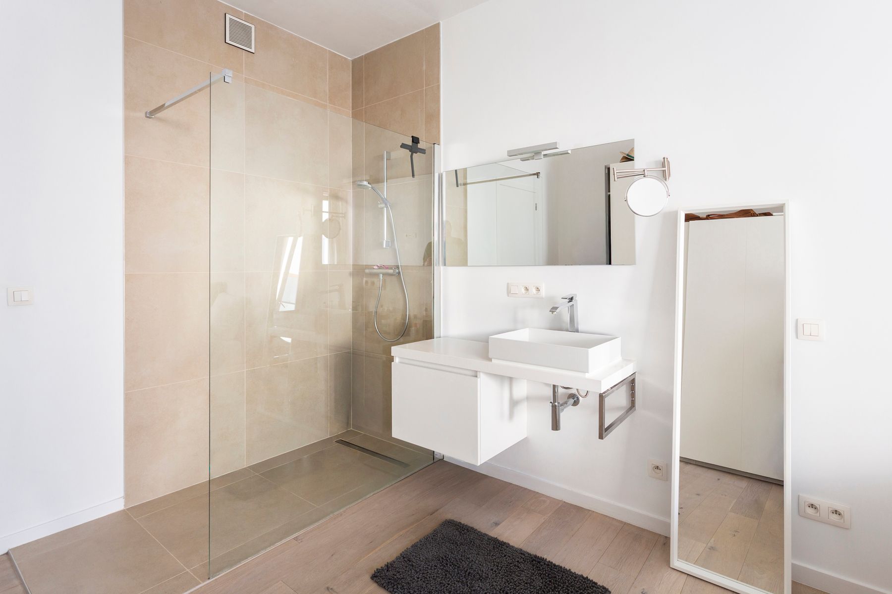 Modern 1 slpk appartement met zicht over het Verbindingsdok foto 6