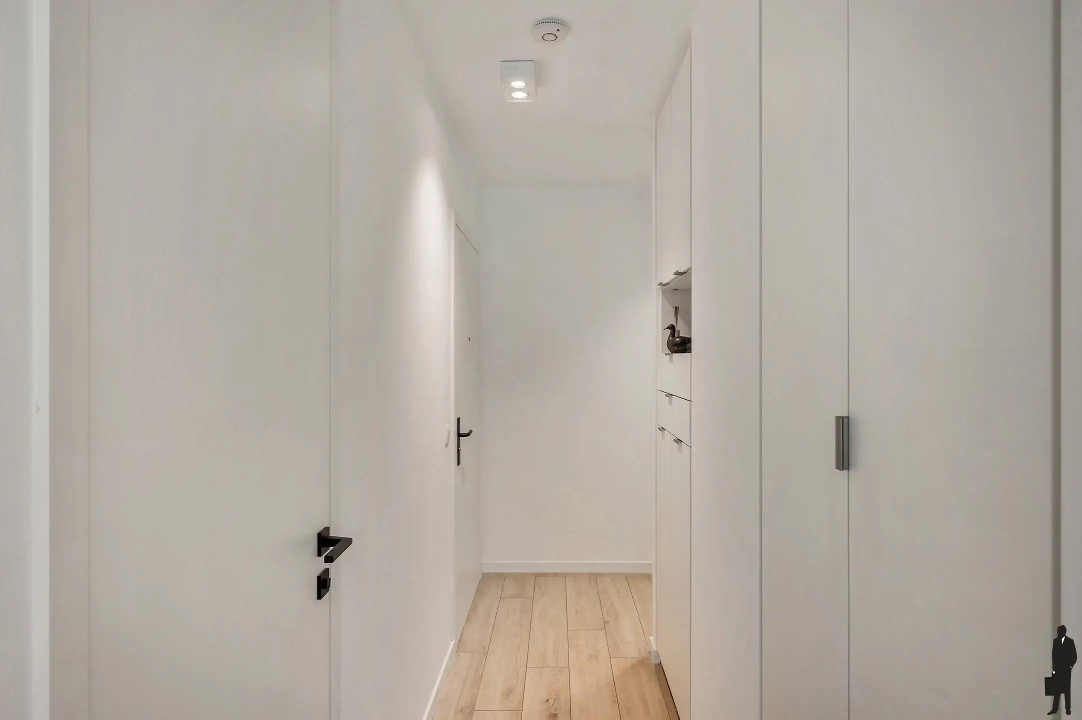 Instapklaar gelijkvloers appartement met zonnige tuin foto 13