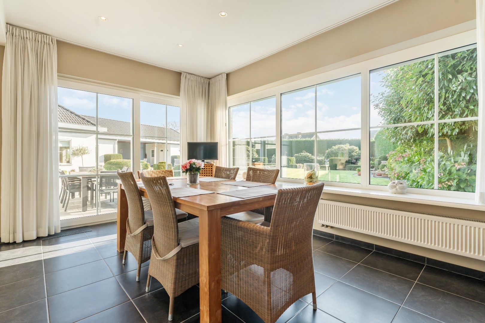 Luxueuze villa met zwembad en absolute privacy op riant perceel foto 13