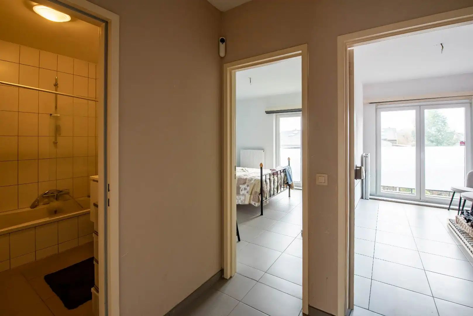 Mooi recent appartement met 2 slaapkamers en parking foto 11