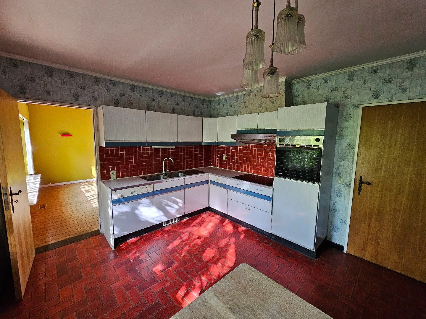 Villa op 10a 75ca in rustige woonwijk te  Schiplaken. foto 9